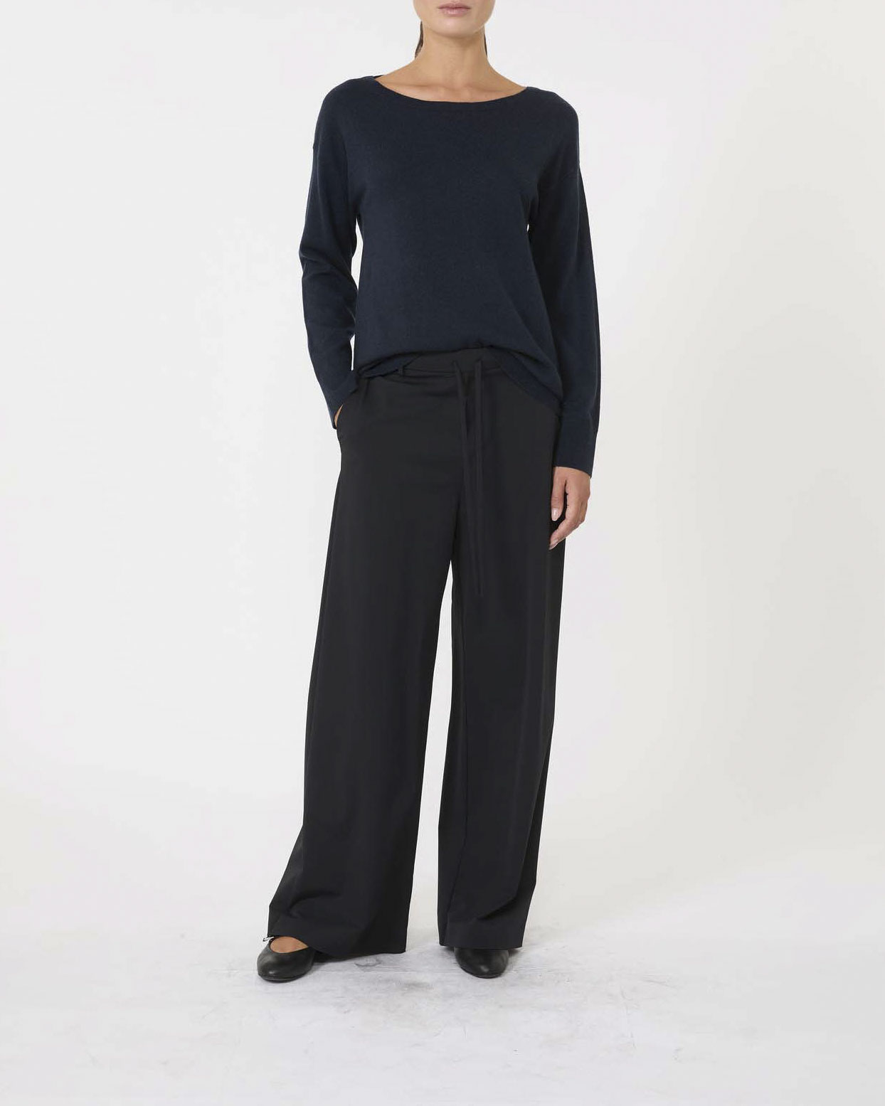 Maglia blu MM Max Mara in lana e cashmere con scollo ampio tondo