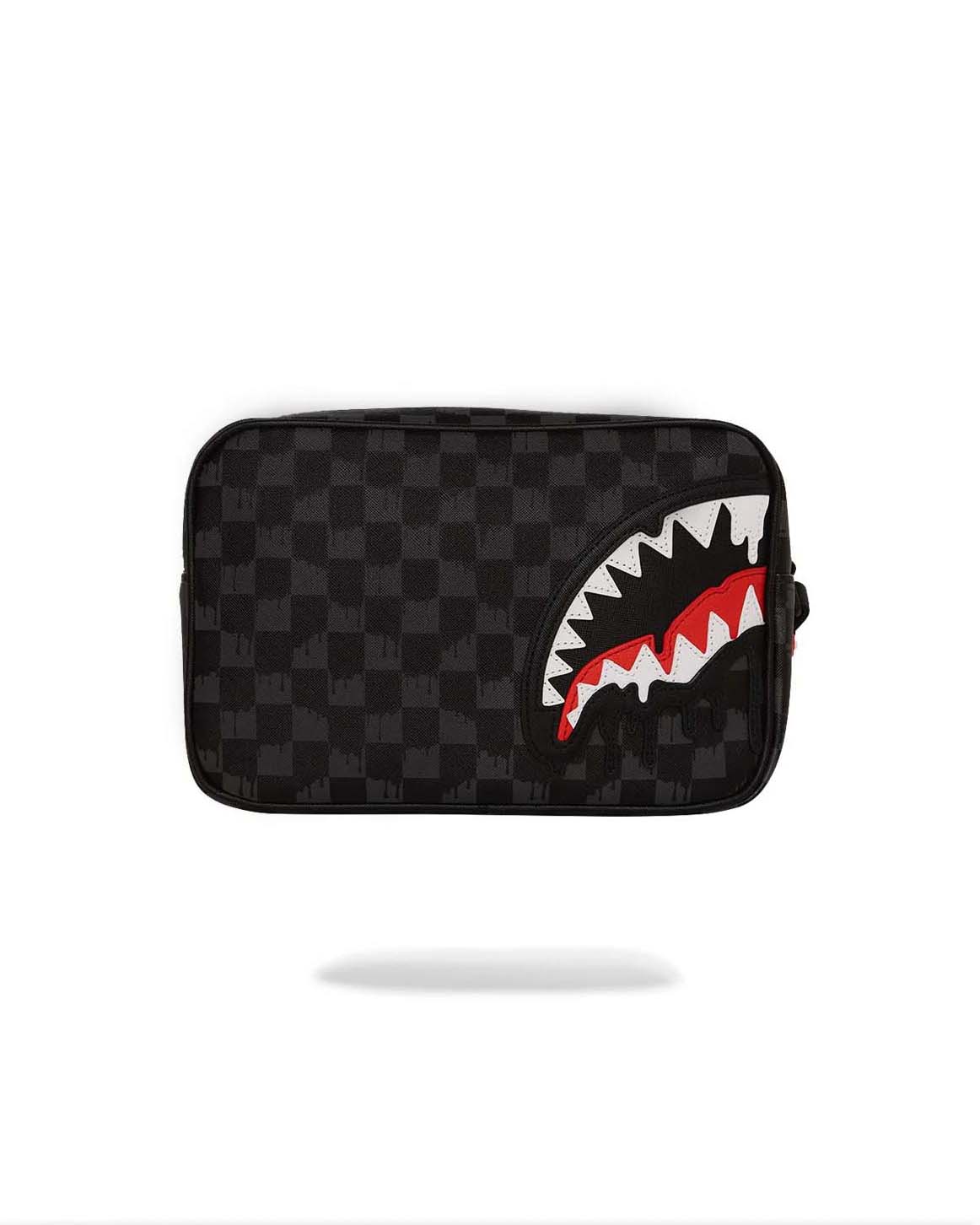 Beauty case Sprayground Dripping Sharks in similpelle con motivo a scacchi e fauci di squalo image