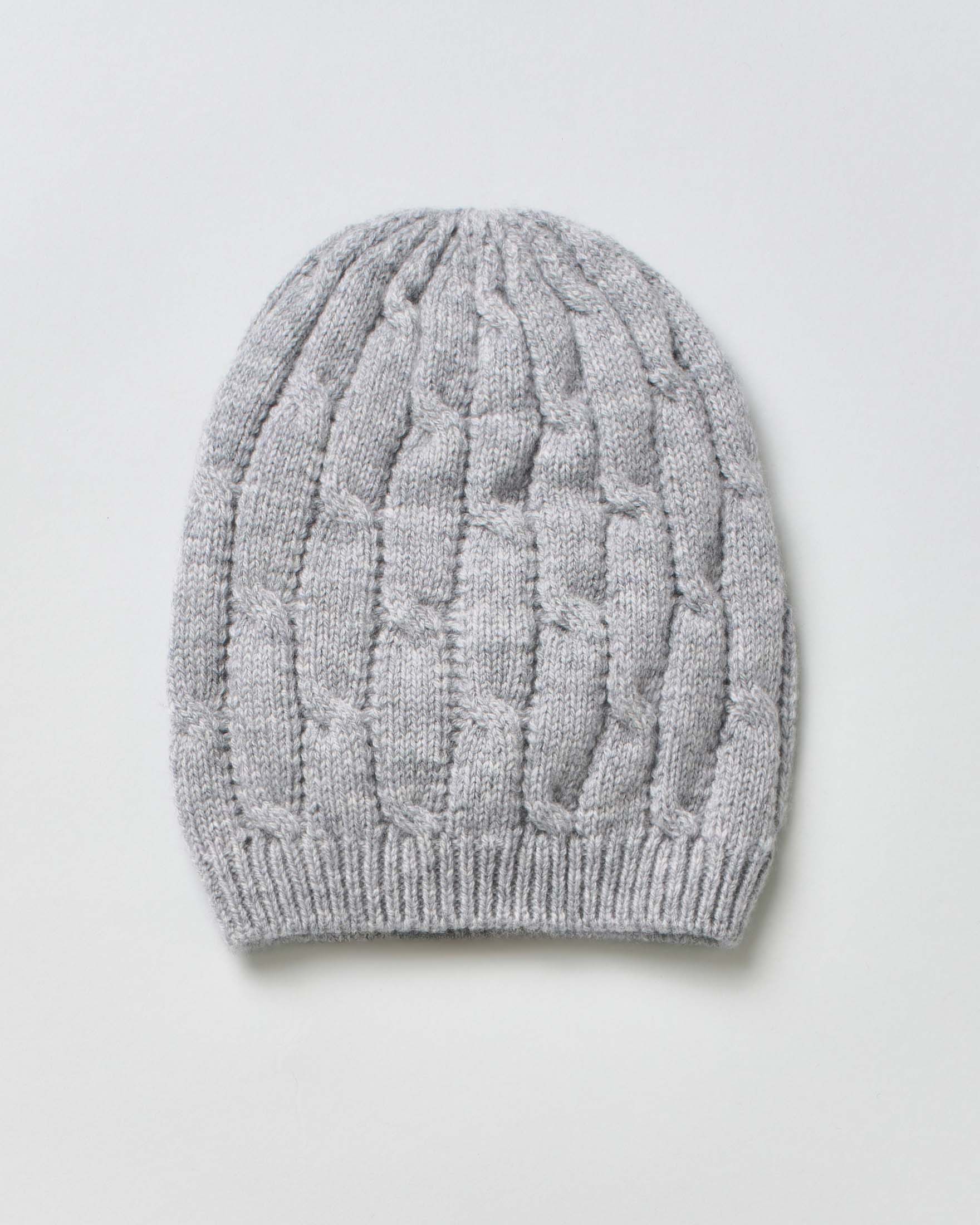 Berrettino a trecce grigio in lana merino ultrafine
