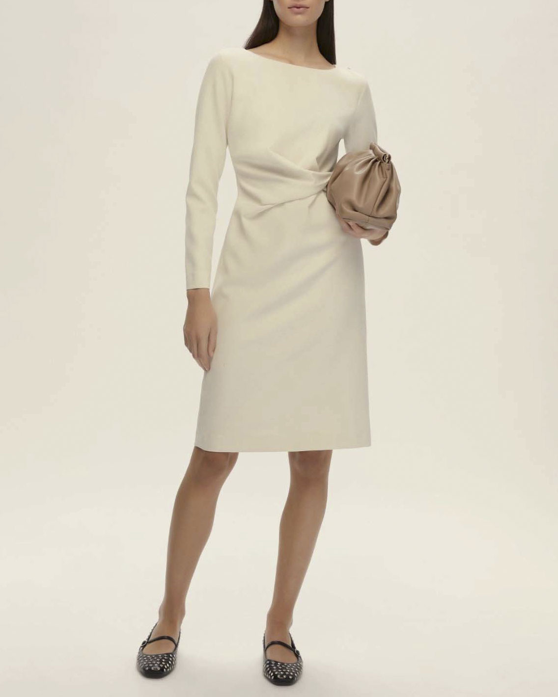 Abito al ginocchio color panna Emme Marella con drappeggio sul fianco