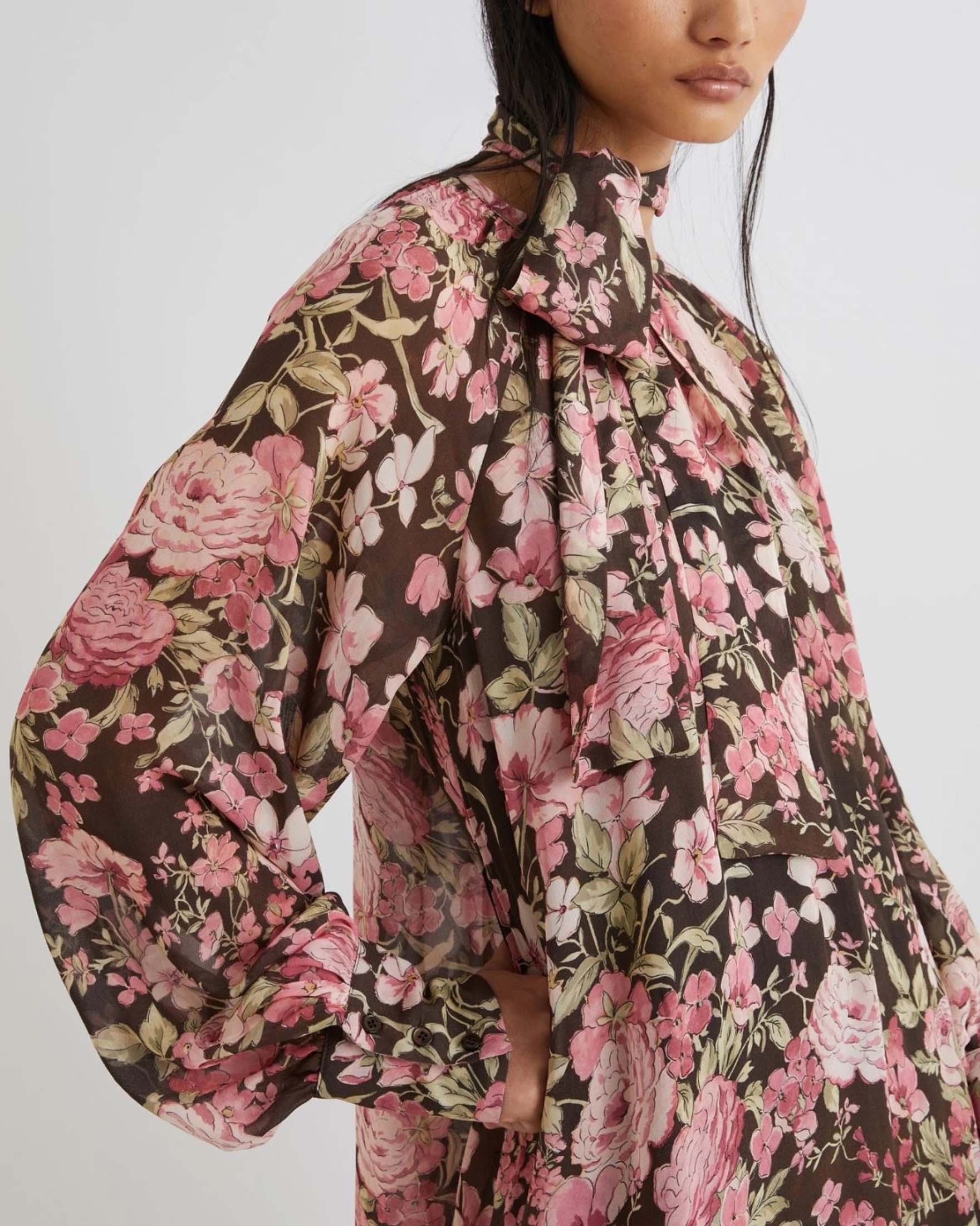 Abito corto marrone Marella in georgette di viscosa a fantasia fiori rosa con maniche baloon image