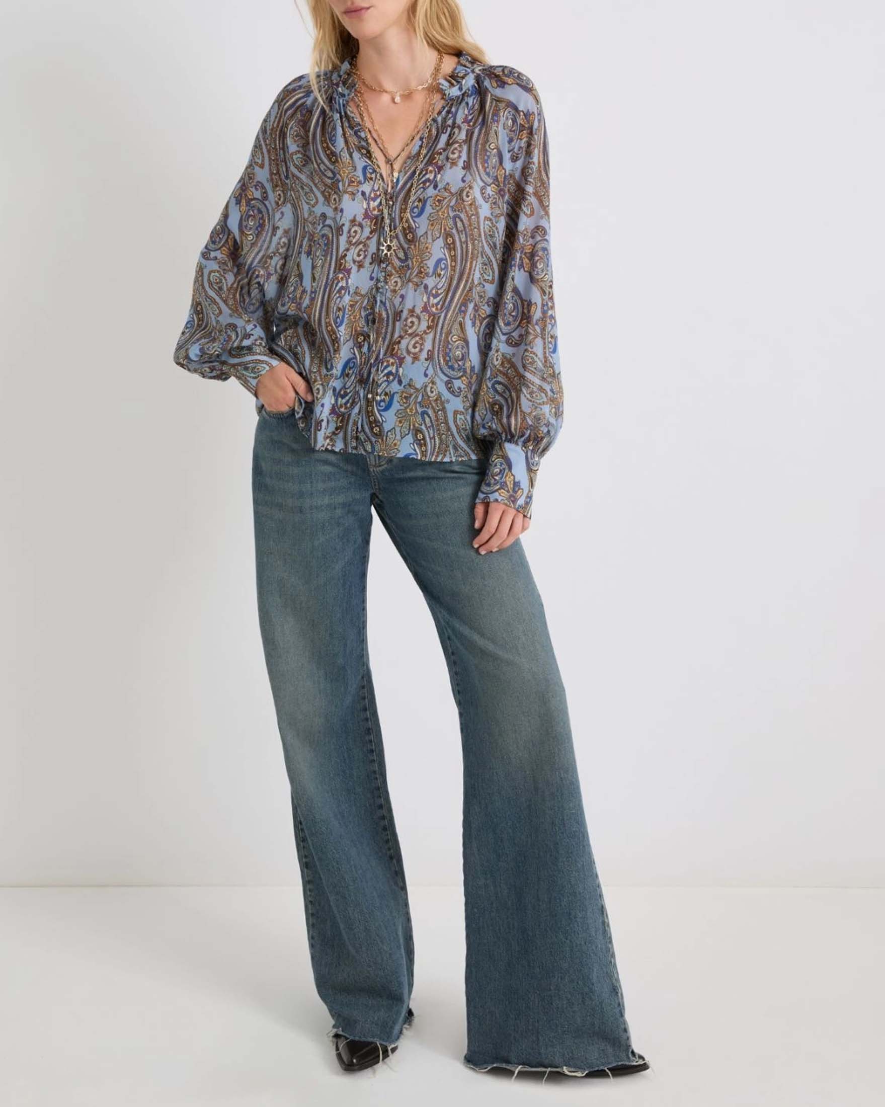 Blusa azzurra in georgette di viscosa Marella a disegni cachmere con maniche baloon