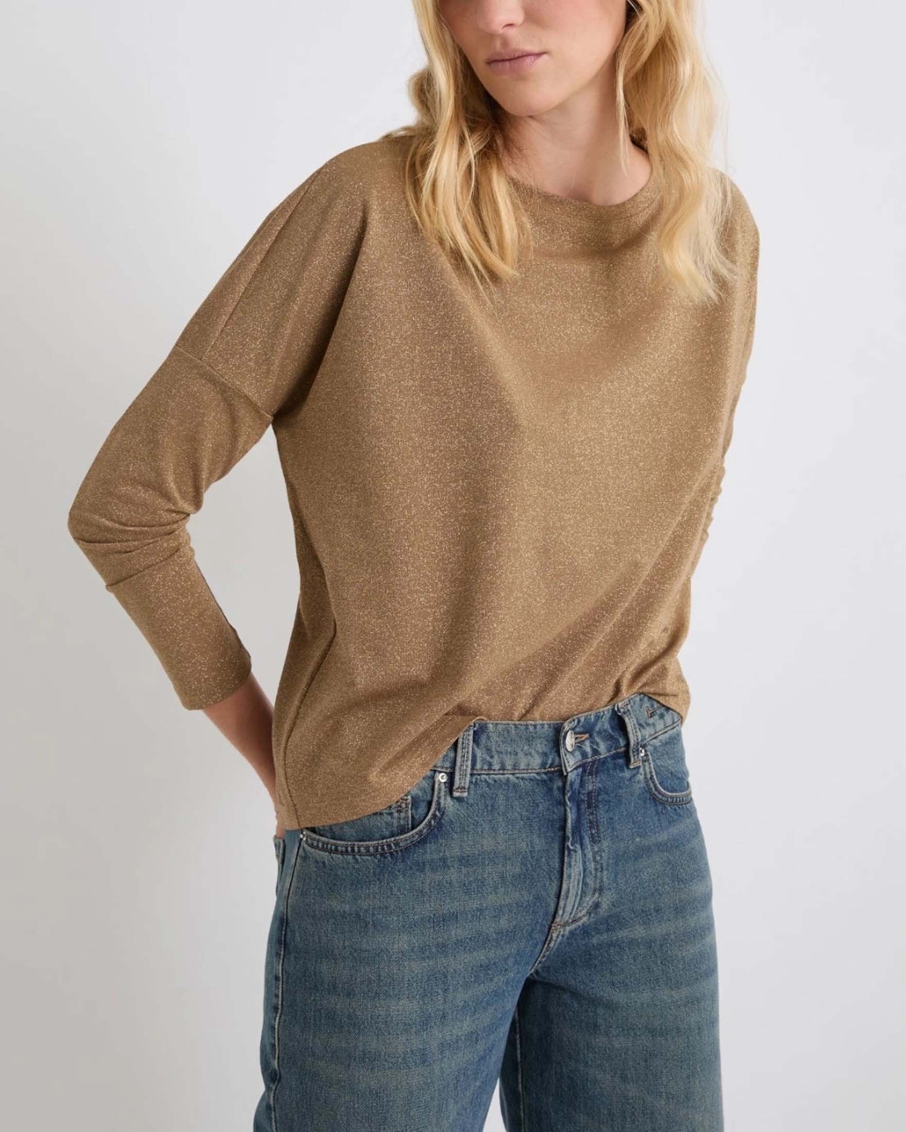 T-shirt color oro Marella in lurex di viscosa con maniche lunghe e spalla scesa