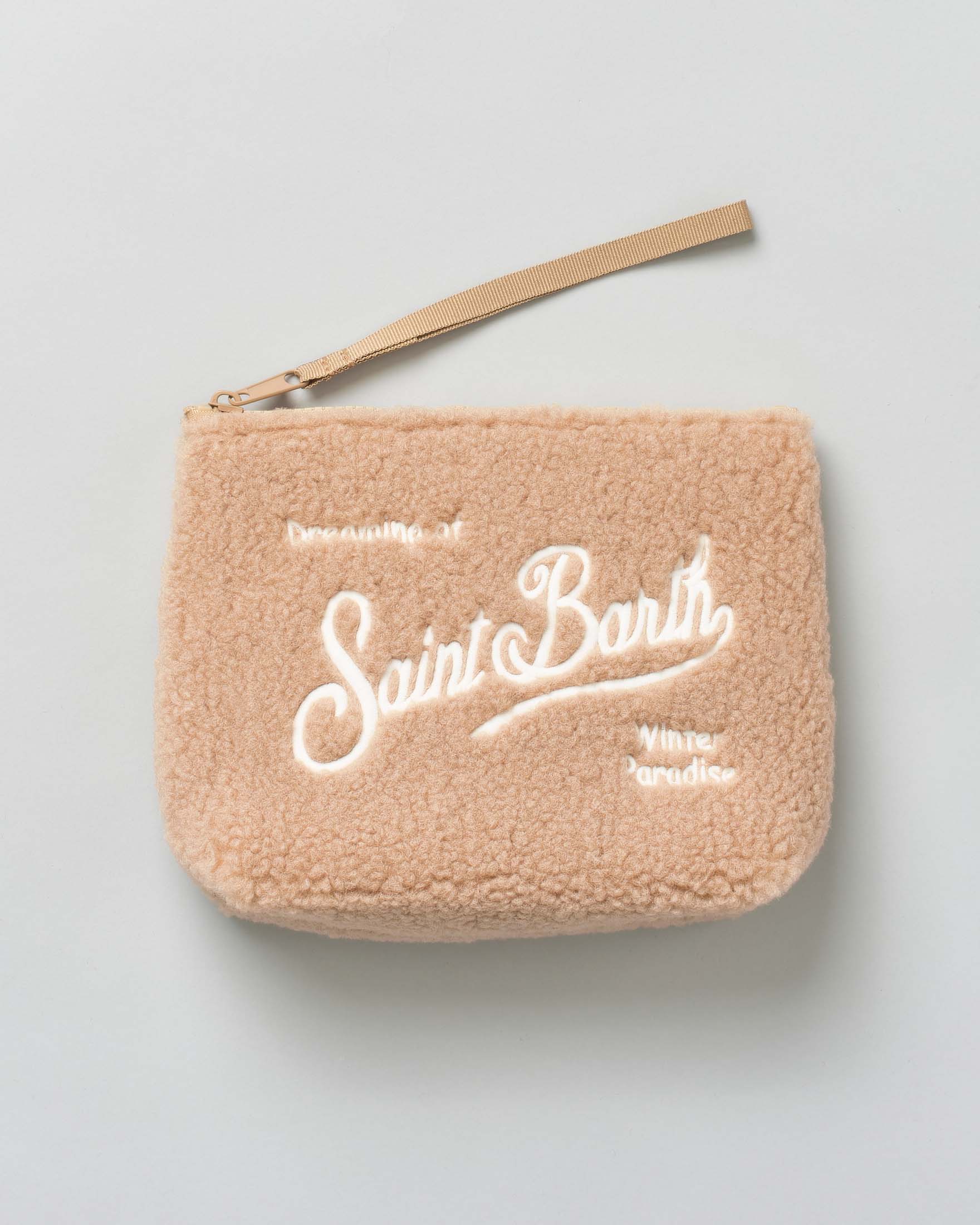 Pochette Aline MC2 Saint Barth color cammello in tessuto effetto teddy con scritta logo ricamata a contrasto