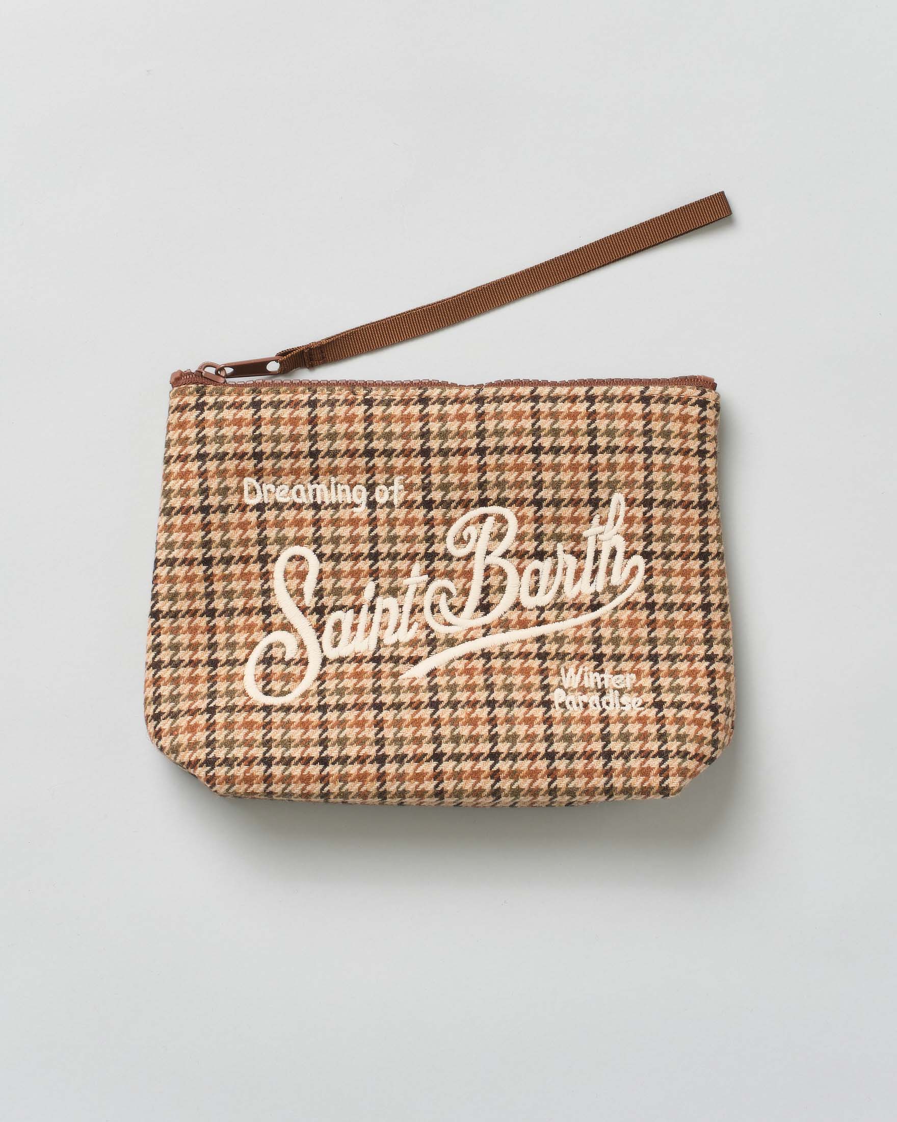 Pochette Aline MC2 Saint Barth in lana a fantasia pied de poule bege e marrone con scritta logo ricamata a contrasto