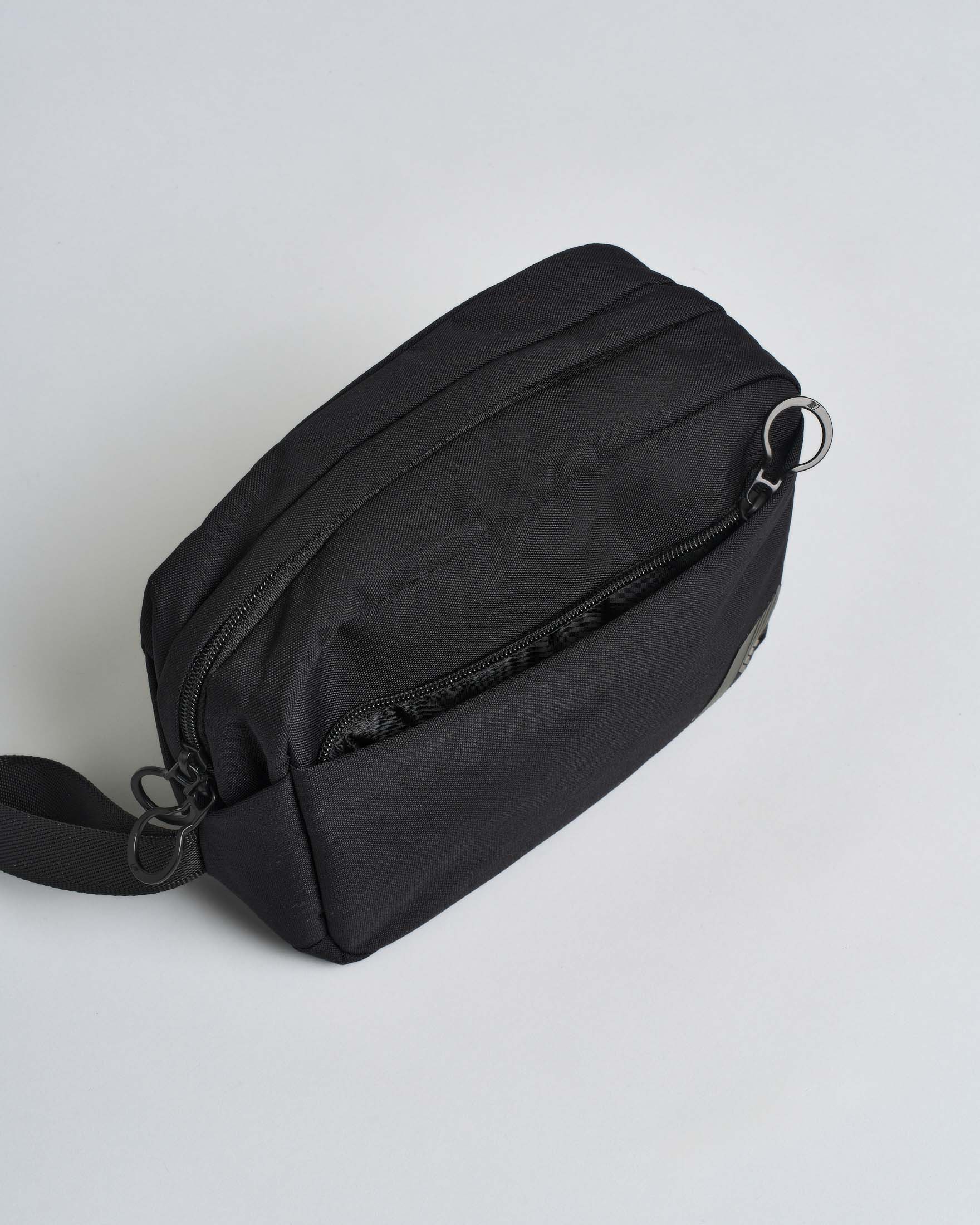 Beauty case K-way Travis nero in cordura impermeabile image