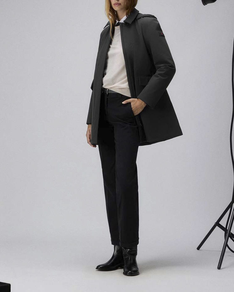 Giaccone nero midi Peuterey in tessuto elasticizzato imbottito liscio dal finish opaco con cappuccio