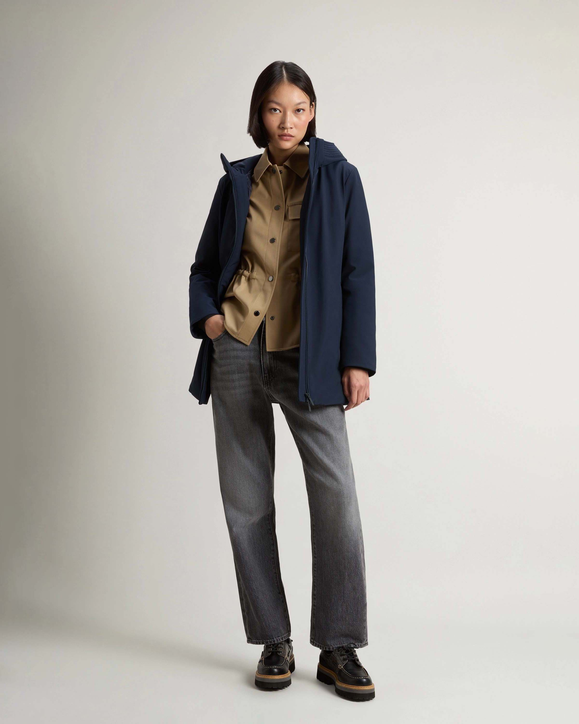Firth Parka Woolrich blu midi in Tech Softshell imbottito in piuma naturale con cappuccio image
