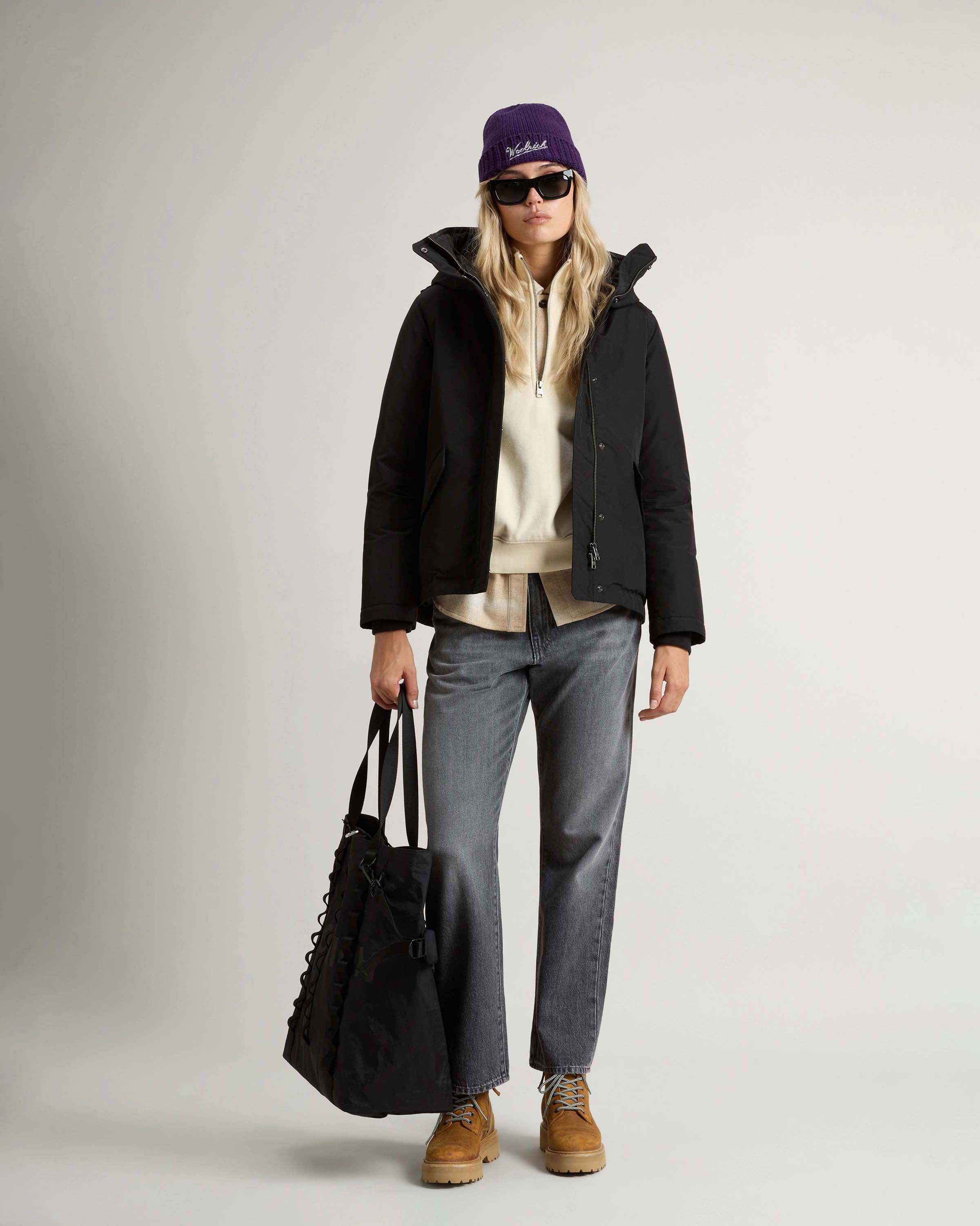 Giubbino nero Woolrich Ramar Cloth con cappuccio imbottita in piuma naturale image