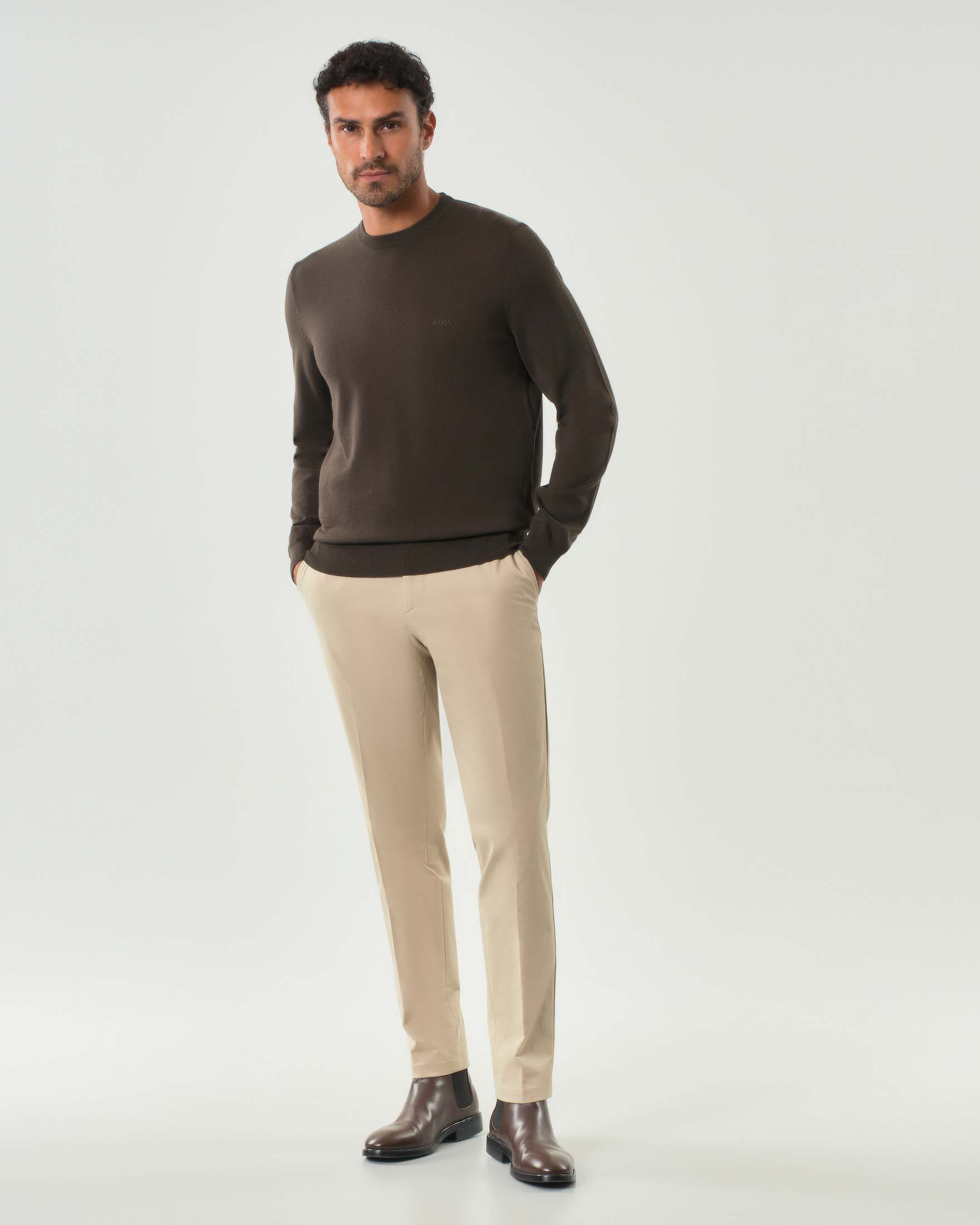 Pantalone chino Boss Genius beige in gabardina di cotone stretch