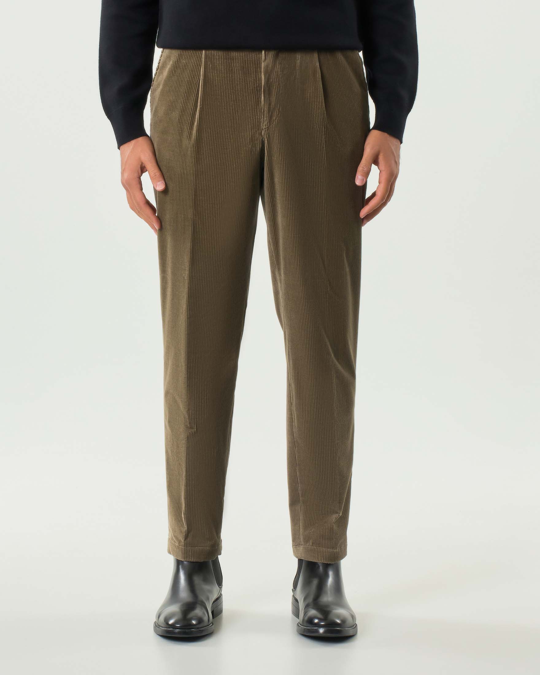 Pantalone carrot-fit Perin Boss marrone in velluto di cotone stretch image