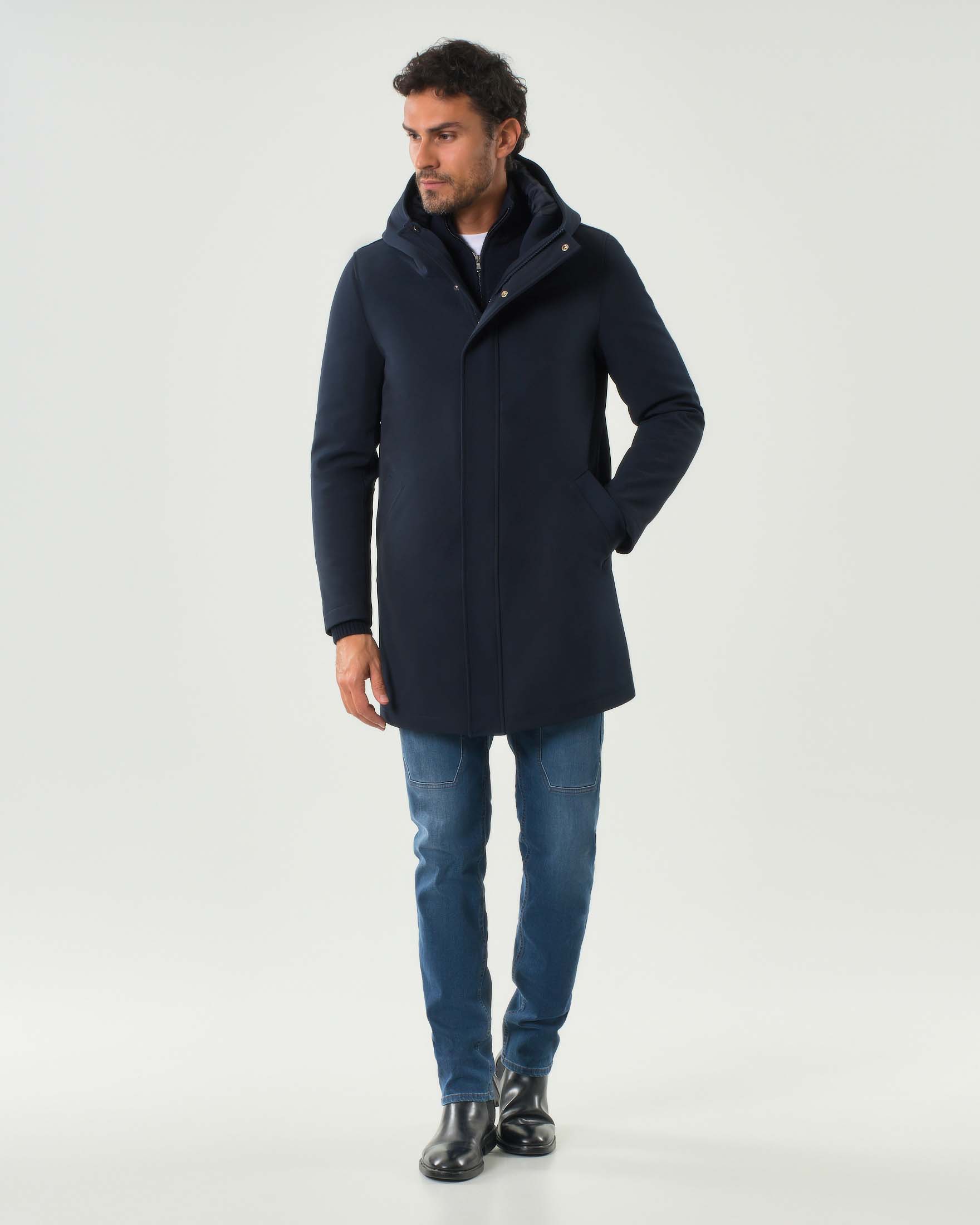Cappotto blu in tessuto tecnico stretch con cappuccio