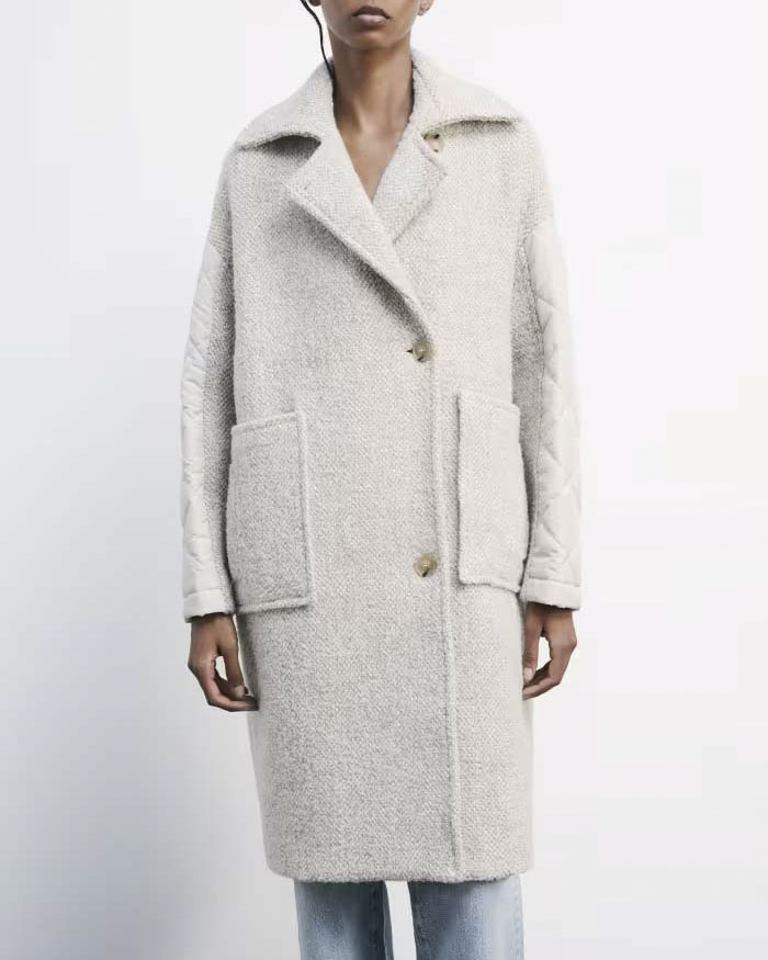 Cappotto doppiopetto color sabbia Patrizia Pepe bouclé con inserti sulle maiche in tessuto trapuntato