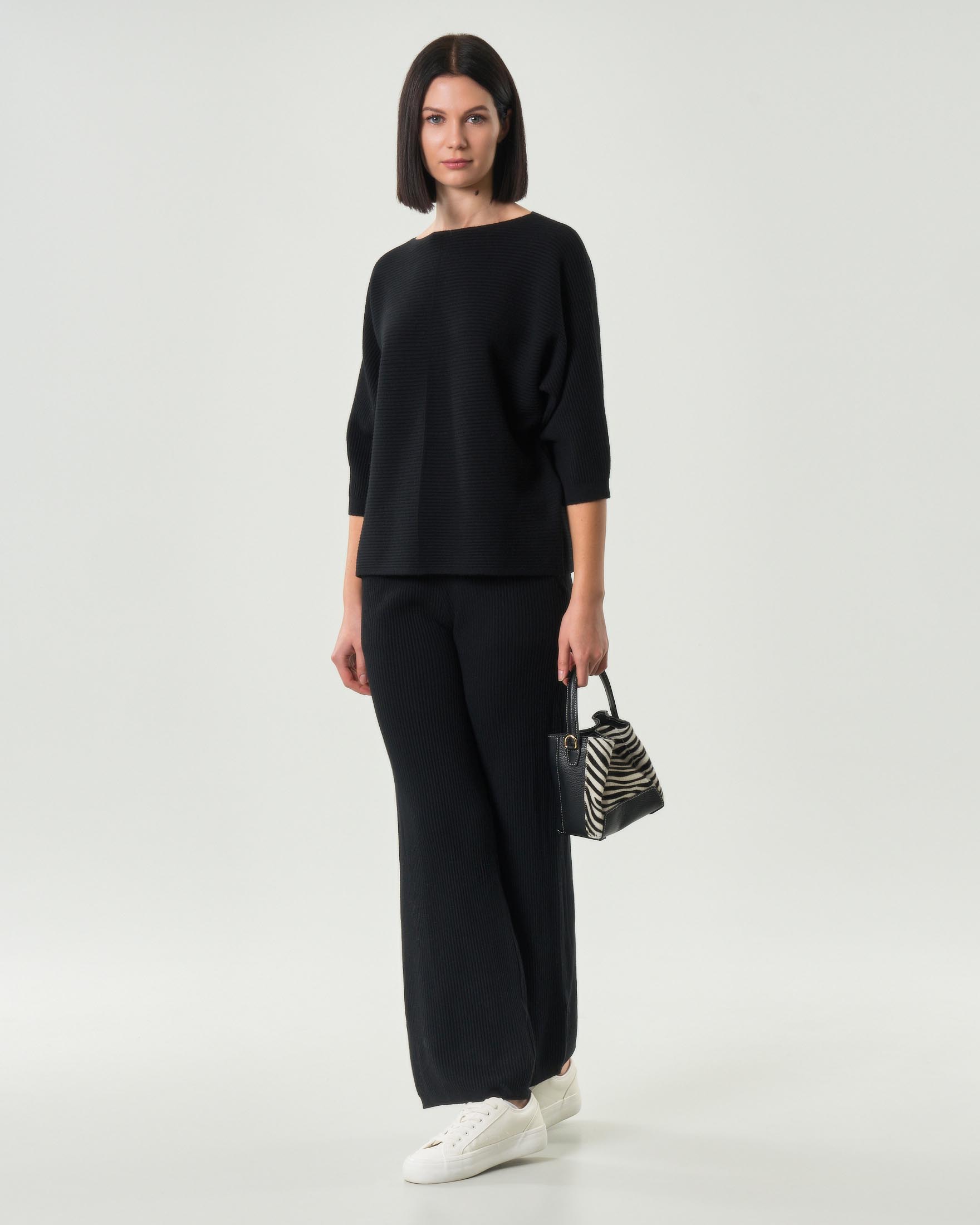 Completo nero Hlo! in misto viscosa a coste con pantalone palazzo e maniche al gomito