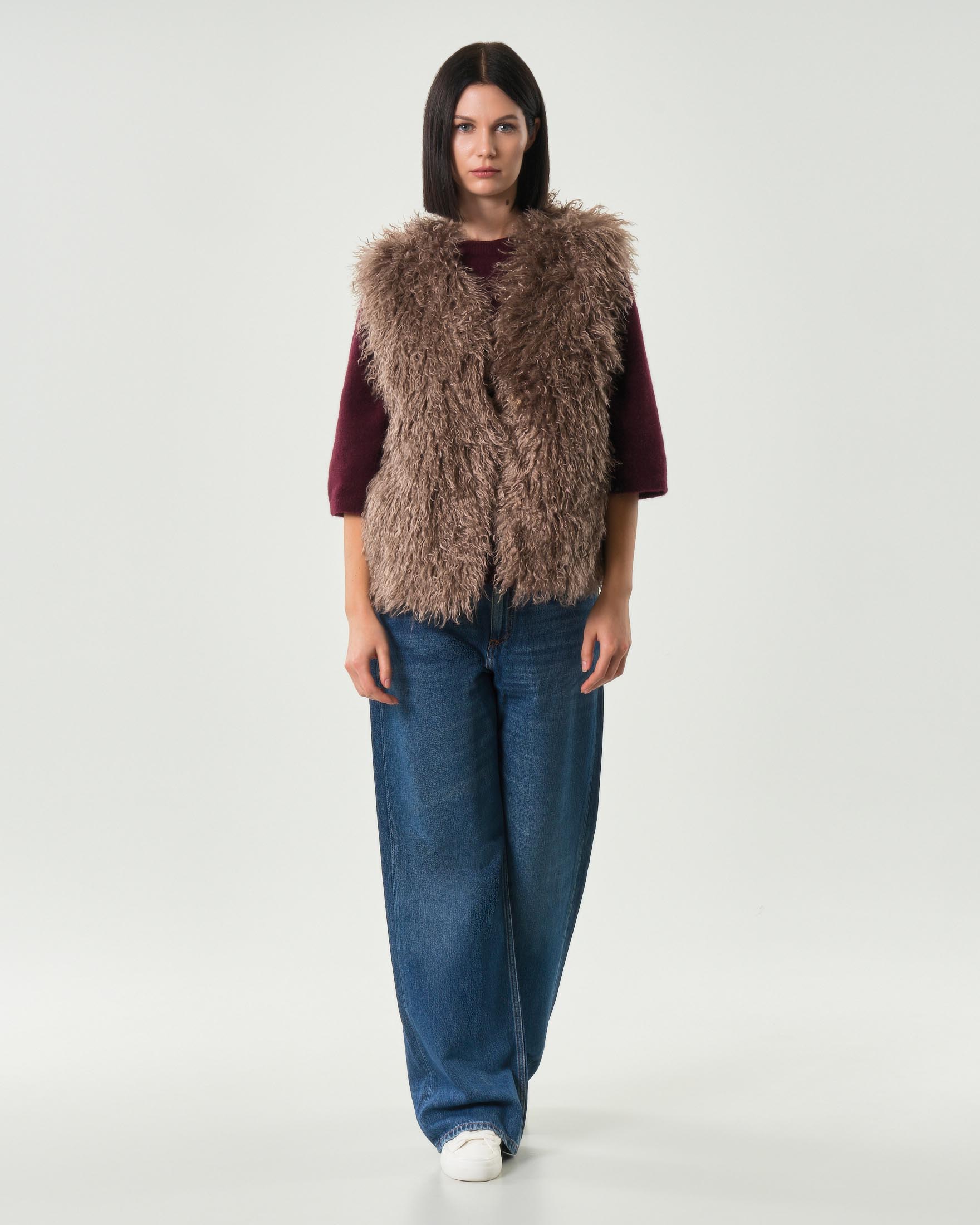 Gilet ecopelliccia color taupe Hlo! in mongolia con scollo a rever