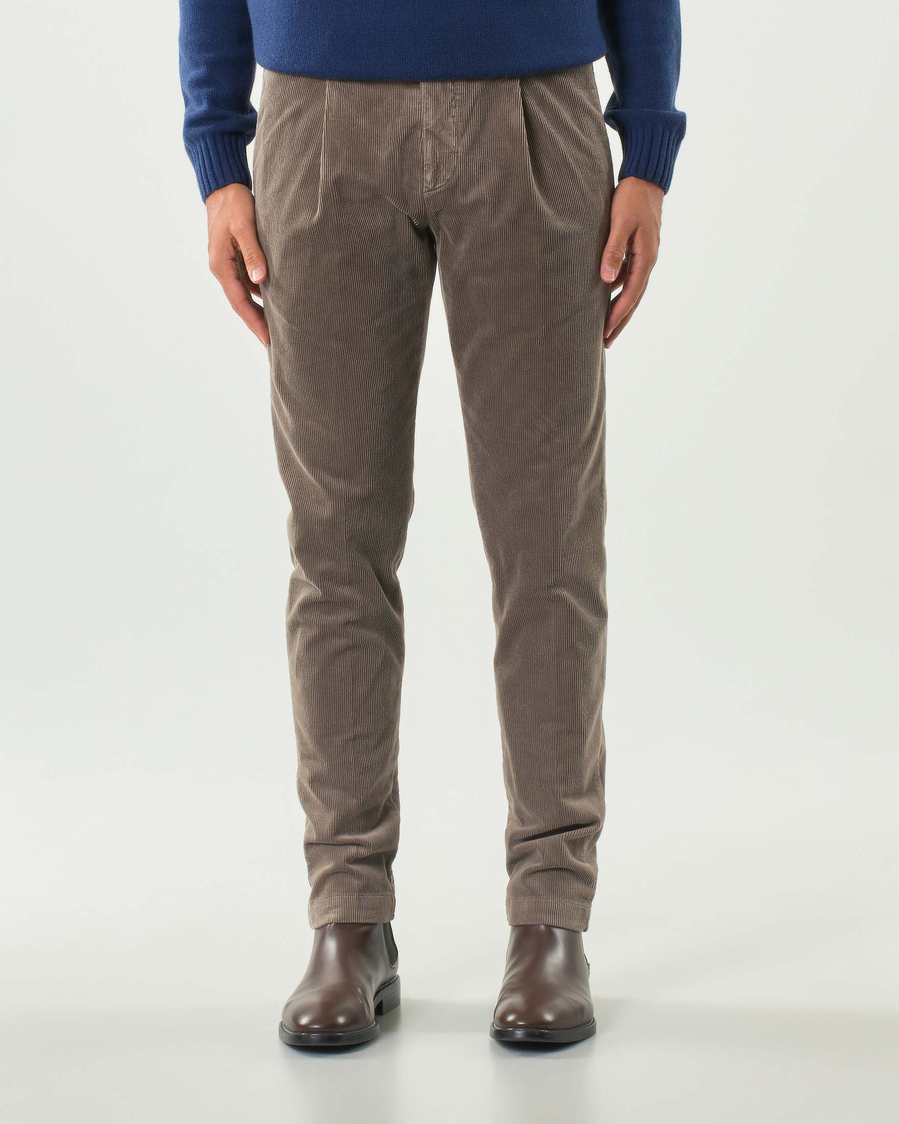 Pantaloni chino Ashki.i fango in velluto di misto cotone e modal stretch a costine image