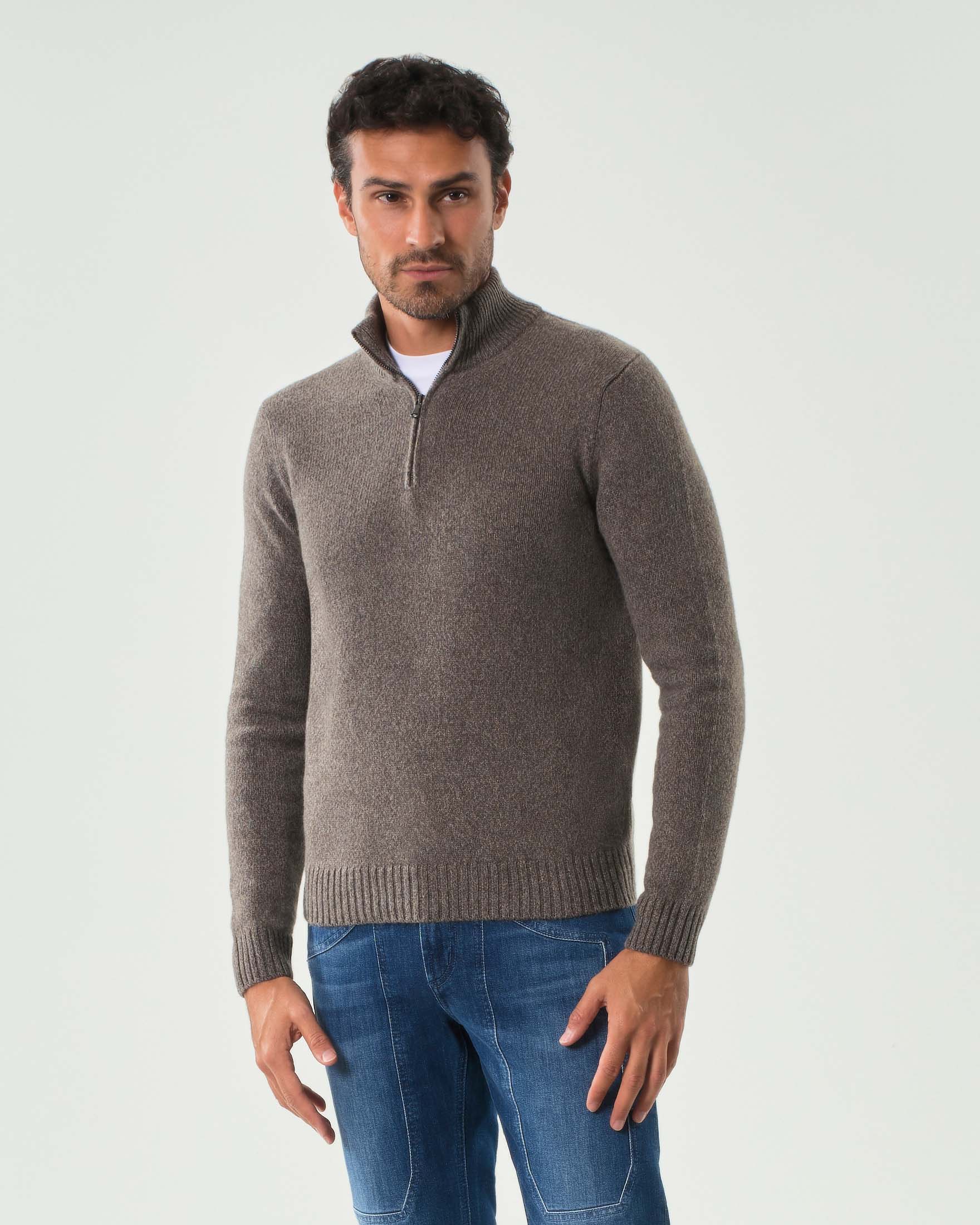 Maglia Pellizzari noce in misto lana e cachemire finezza 7 con apertura a mezza zip image