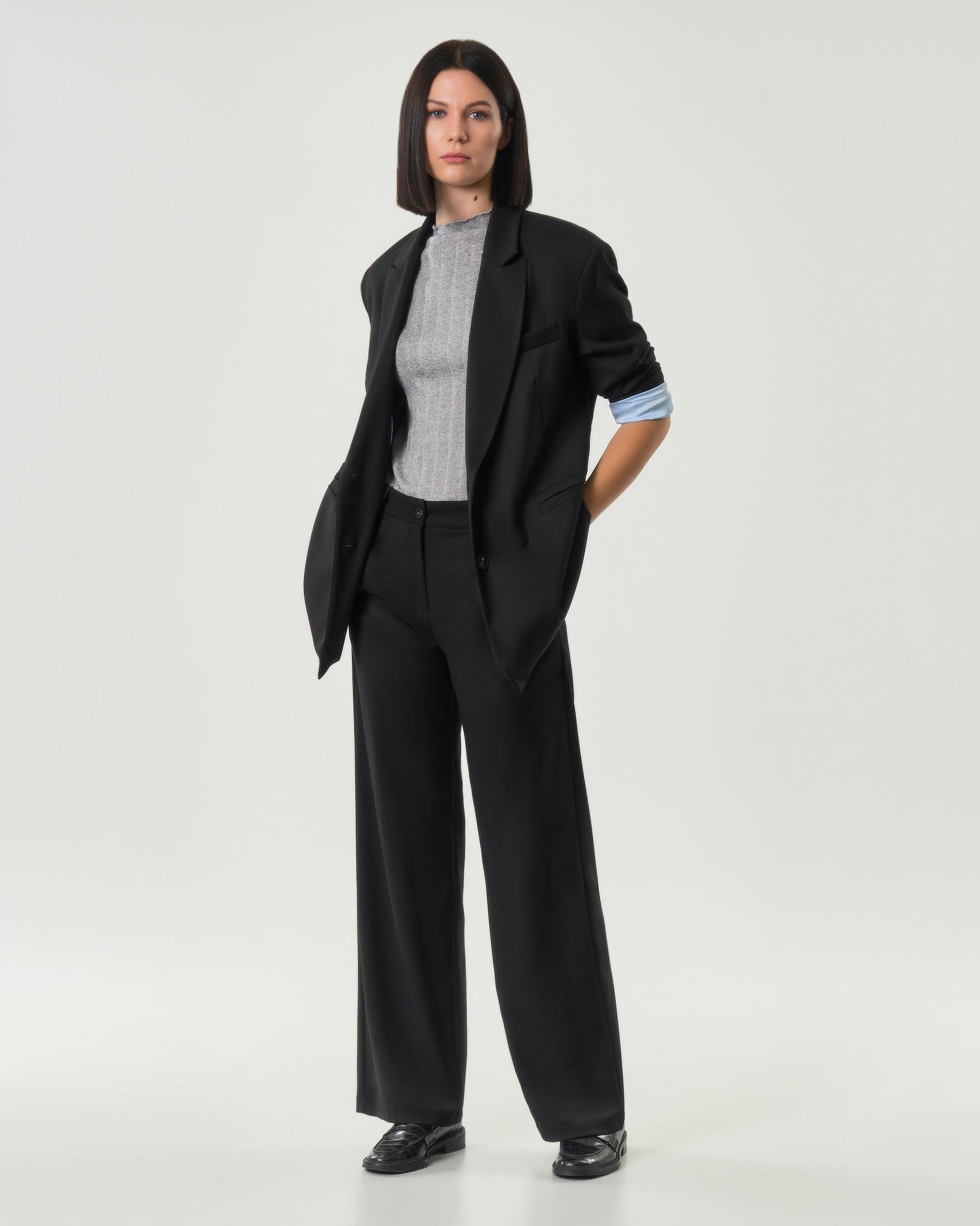 Blazer nero over in tela di misto viscosa con fodera a contrasto