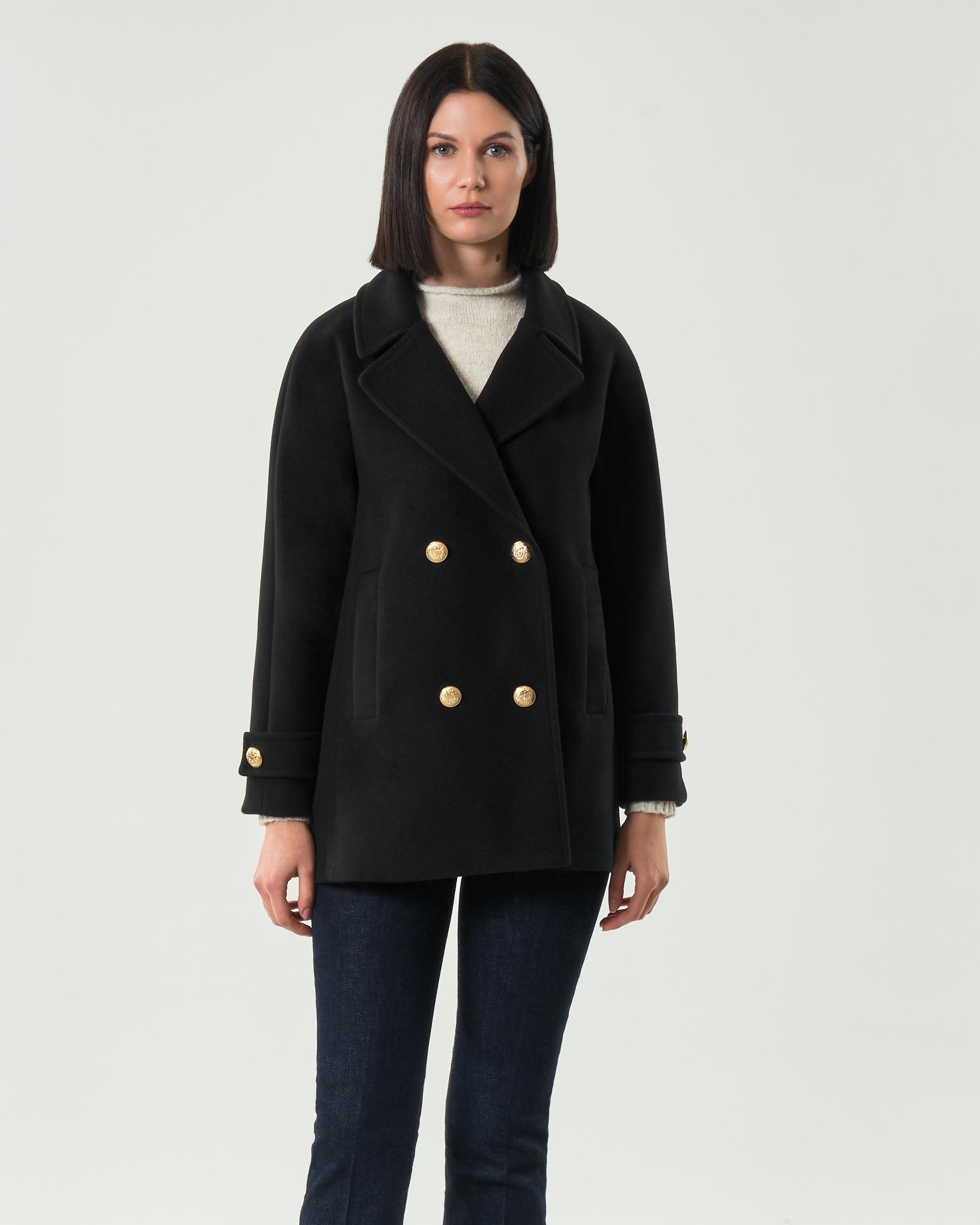 Caban nero over Hlo! con chiusura a doppiopetto con bottoni dorati lavorati image
