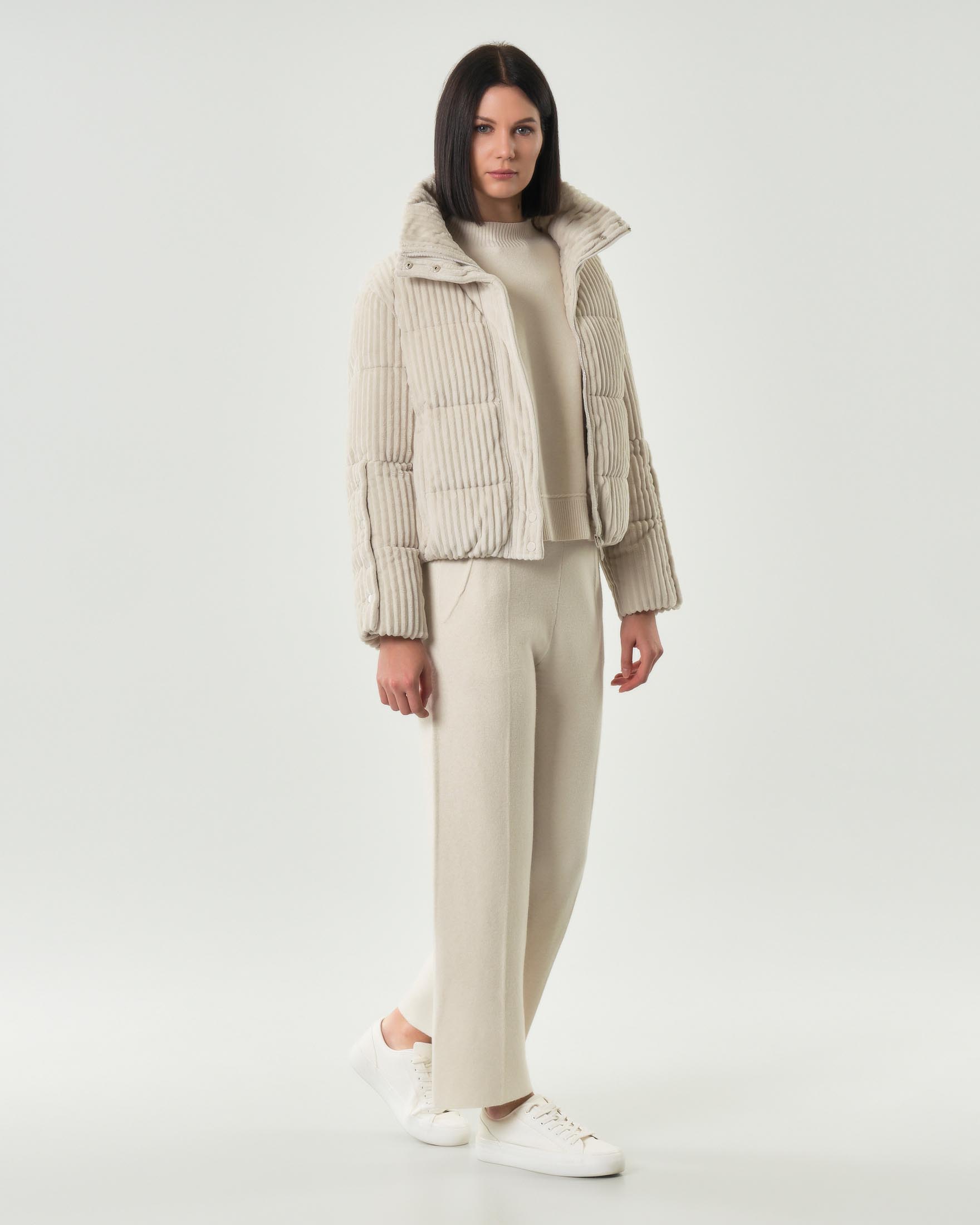 Piumino color gesso Hlo! in tessuto di velluto a coste con collo alto