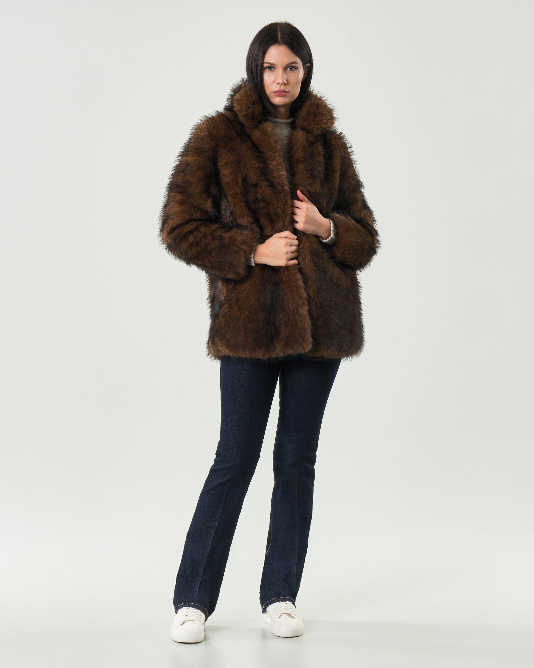 Ecopelliccia marrone Hlo! effetto volpe con scollo a rever