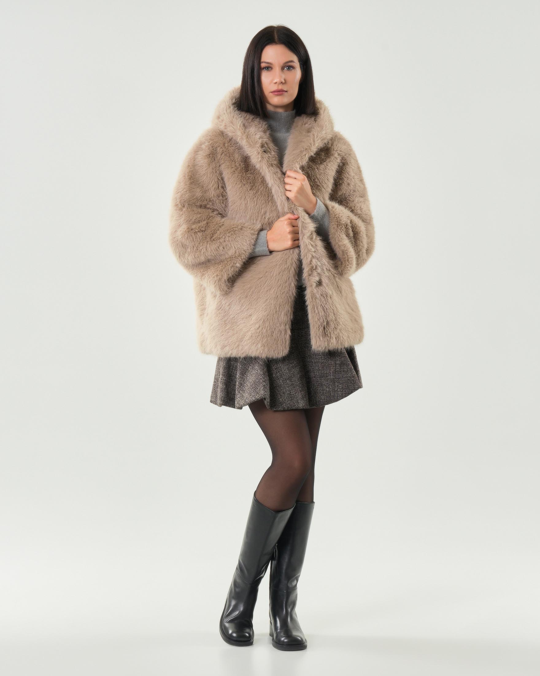 Ecopelliccia color noce Hlo! con cappuccio