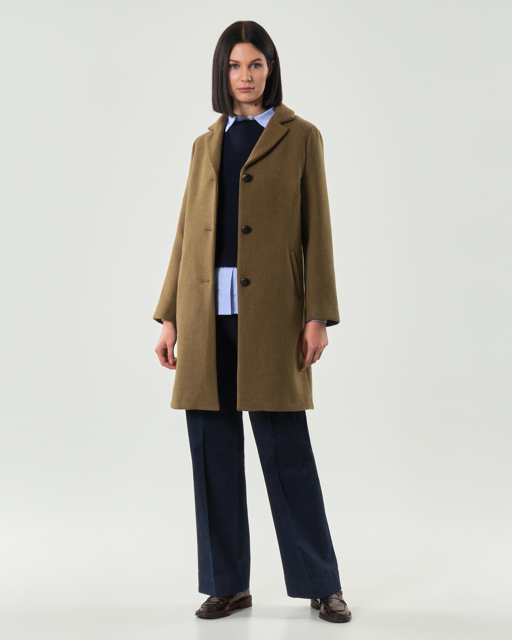 Cappotto verde Hlo! in tessuto diagonale in misto lana con scollo a rever e bottoni effetto pelle