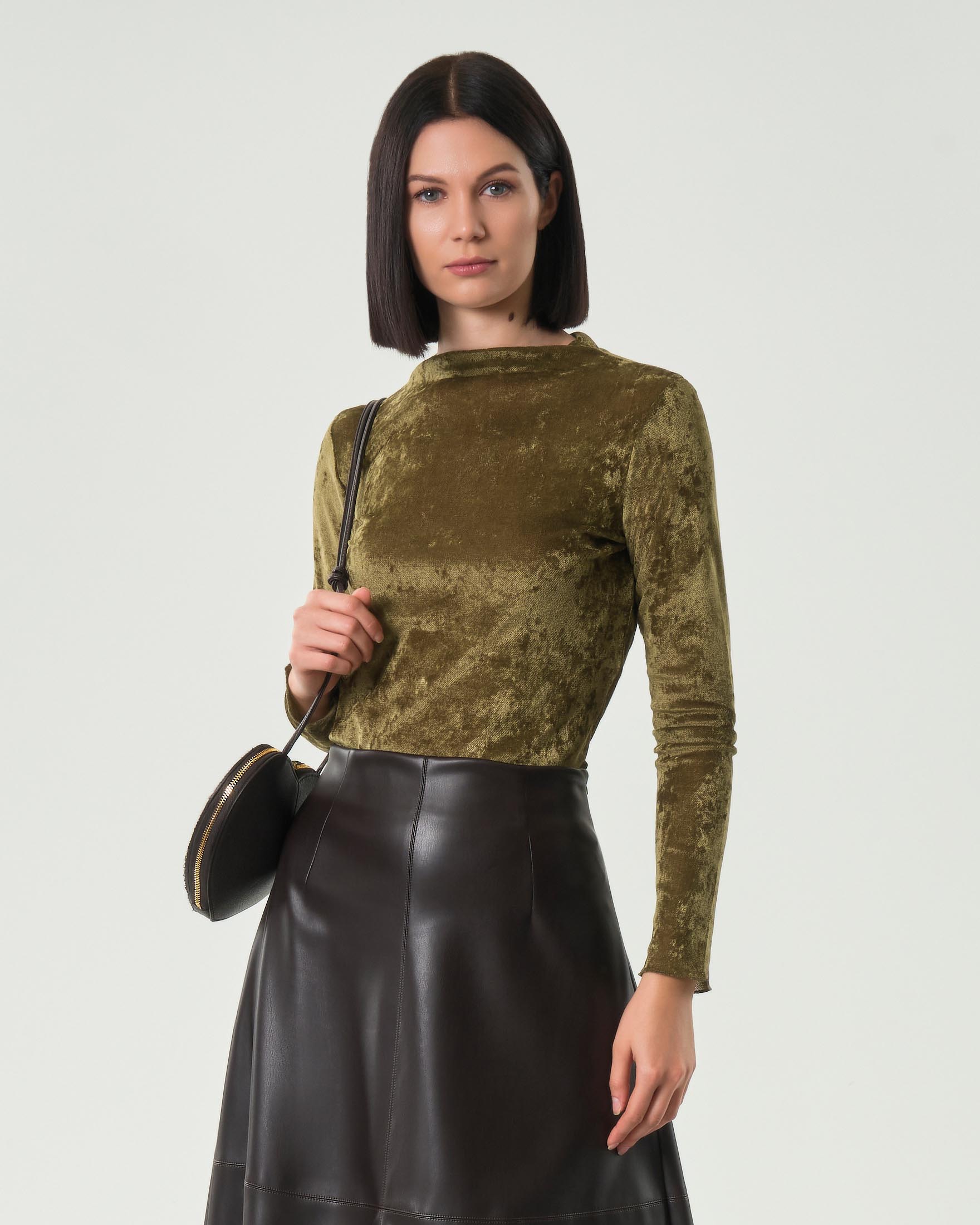 Blusa verde oliva Hlo! a lavorazione devorè in tessuto stretch con collo a lupetto