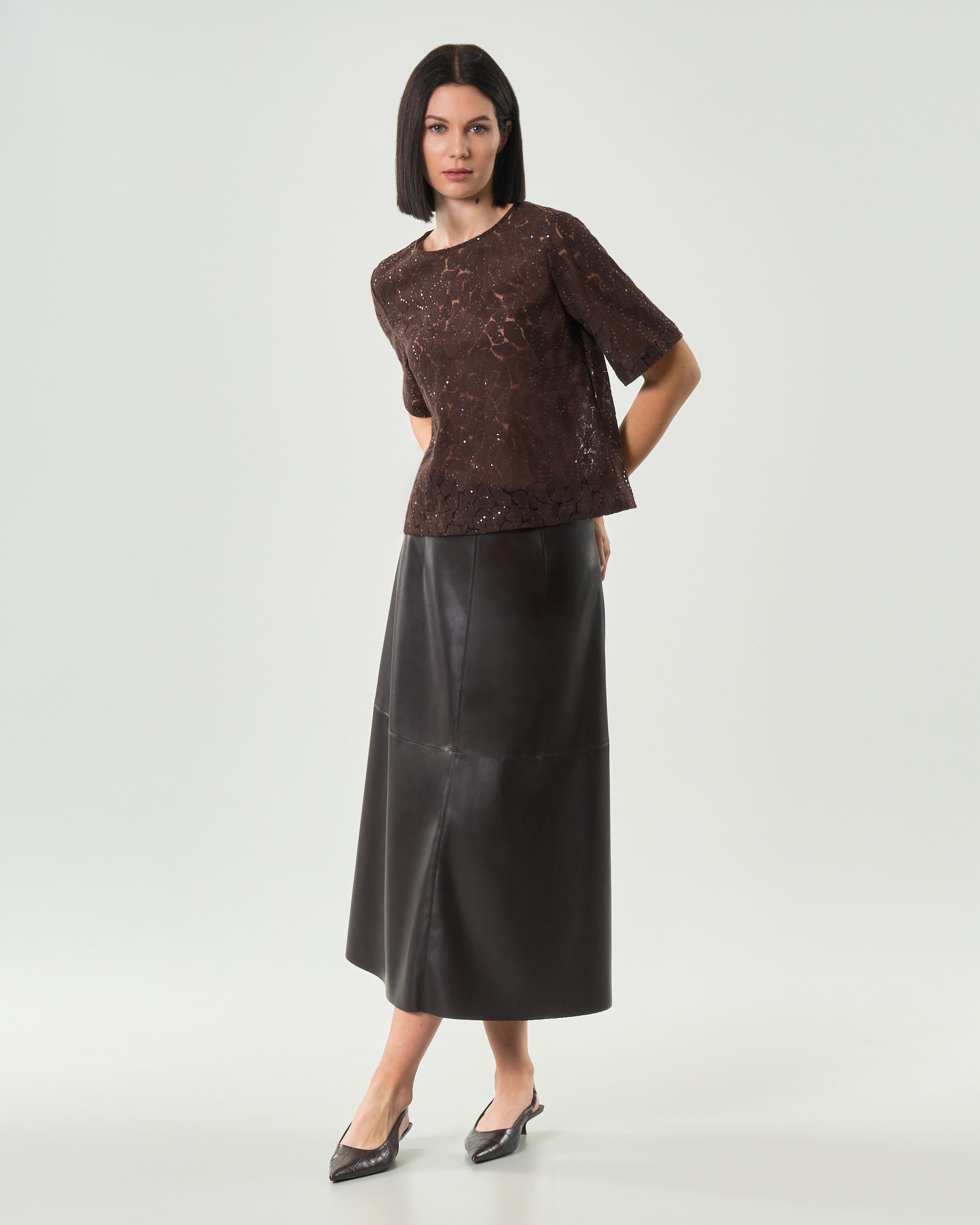 Blusa marrone in pizzo e paillettes con maniche corte