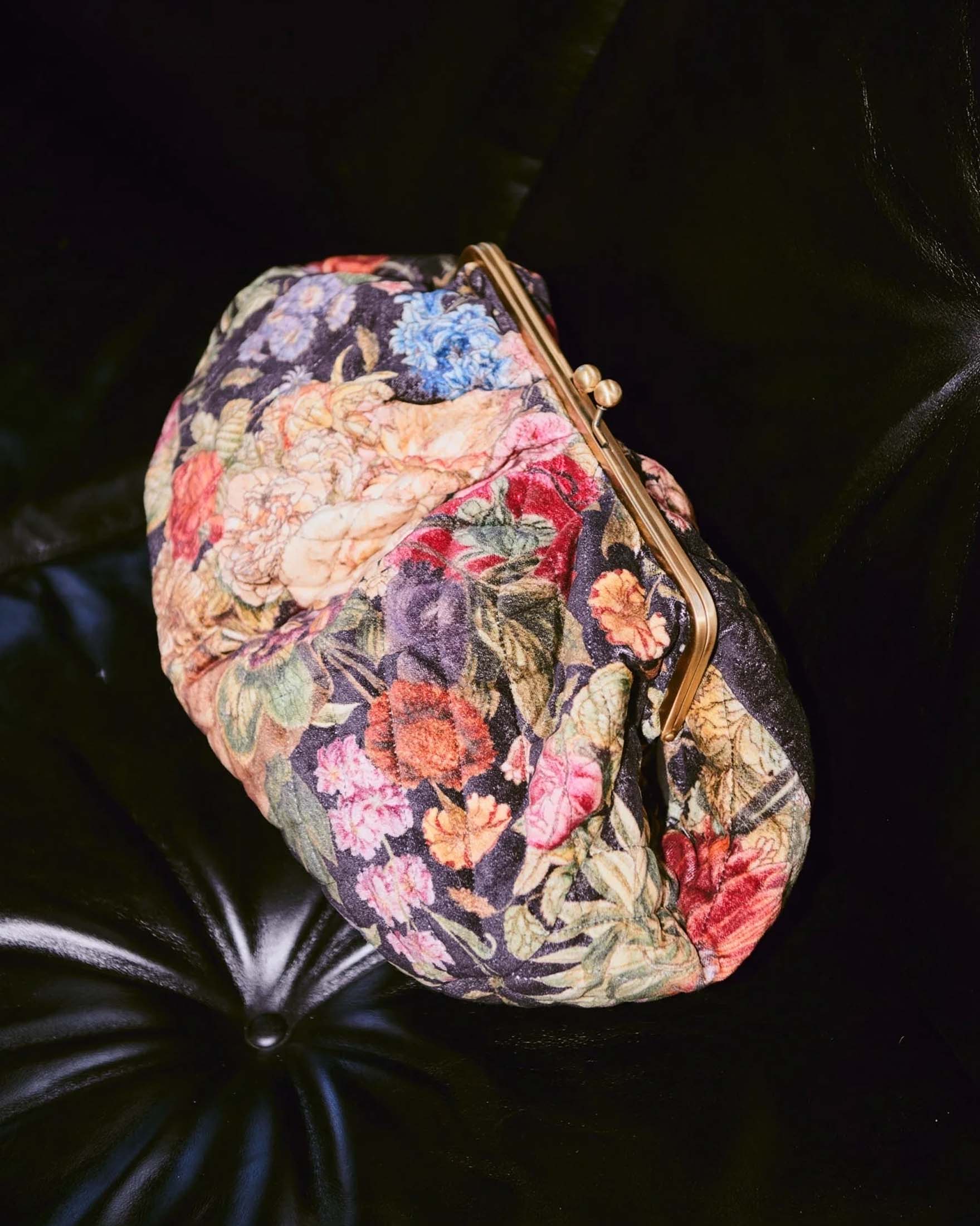 Borsa a mano One Hundred Stars in velluto trapuntato a fantasia florealre multicolore con chiusura a in metallo image