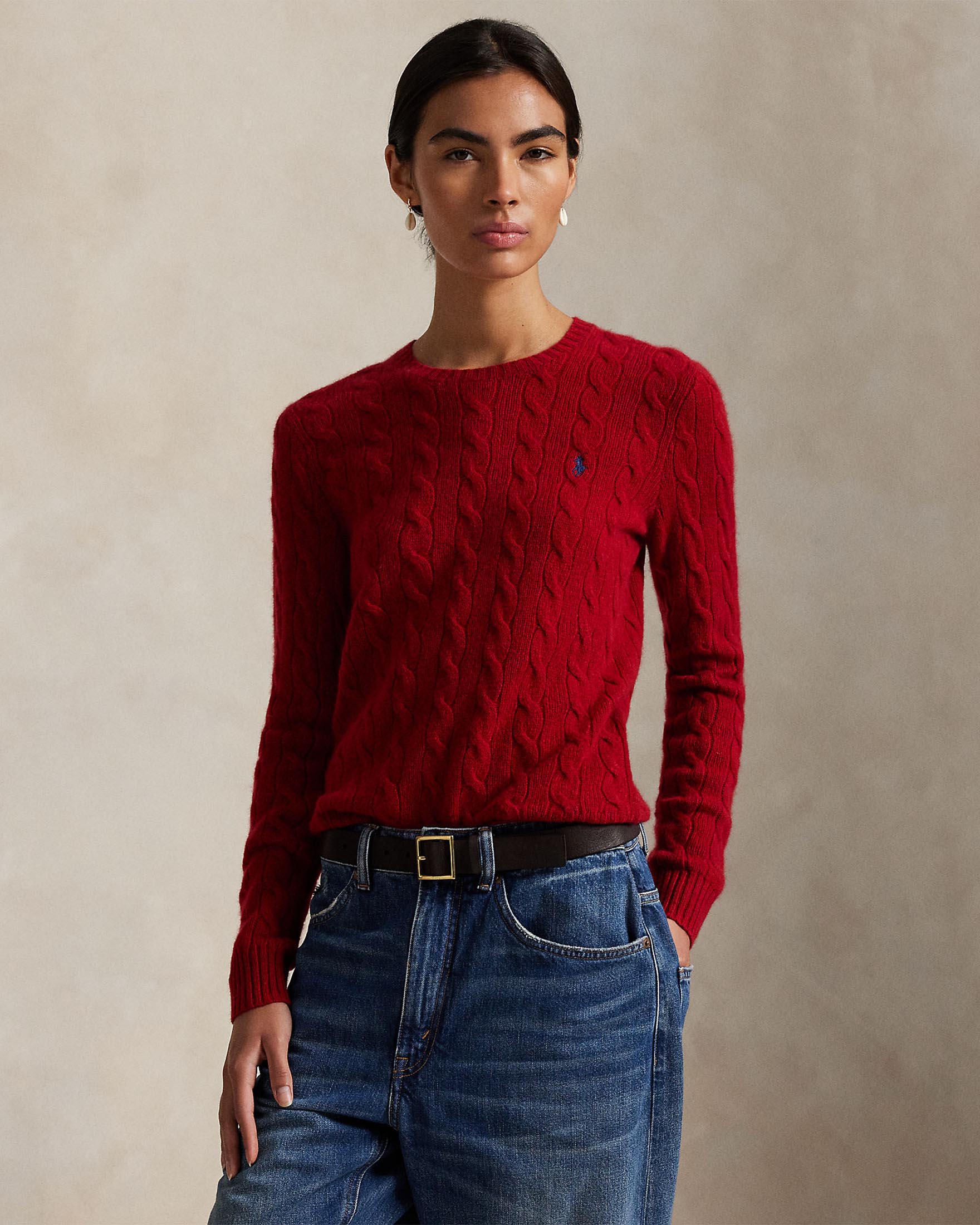 Maglioncino rosso scuro Polo Ralph Lauren in lana e cashmere a trecce con scollo a giro e logo ricamato sul petto