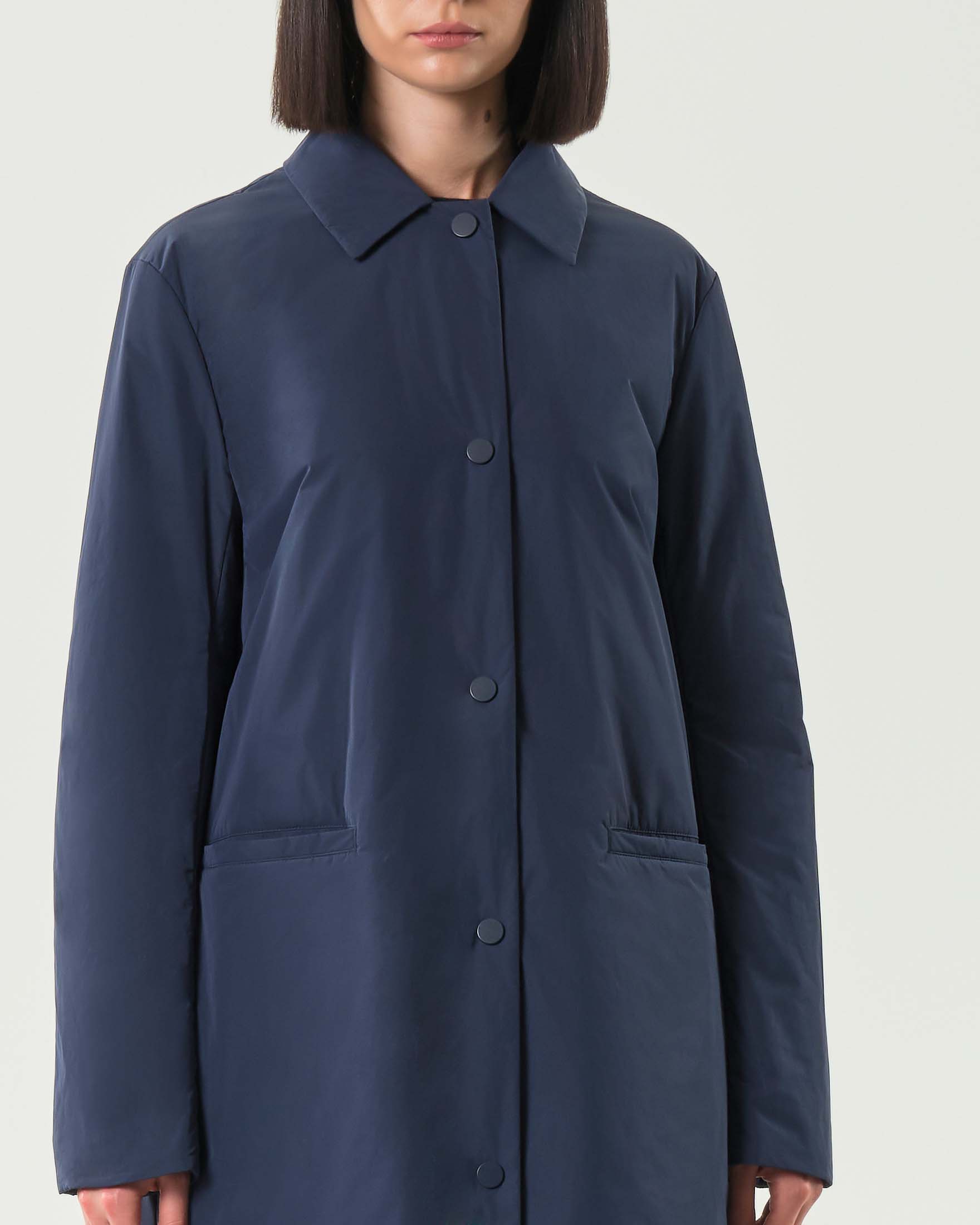 Giubbino midi blu MM Max Mara in taffettà antigoccia con colletto a camicia image