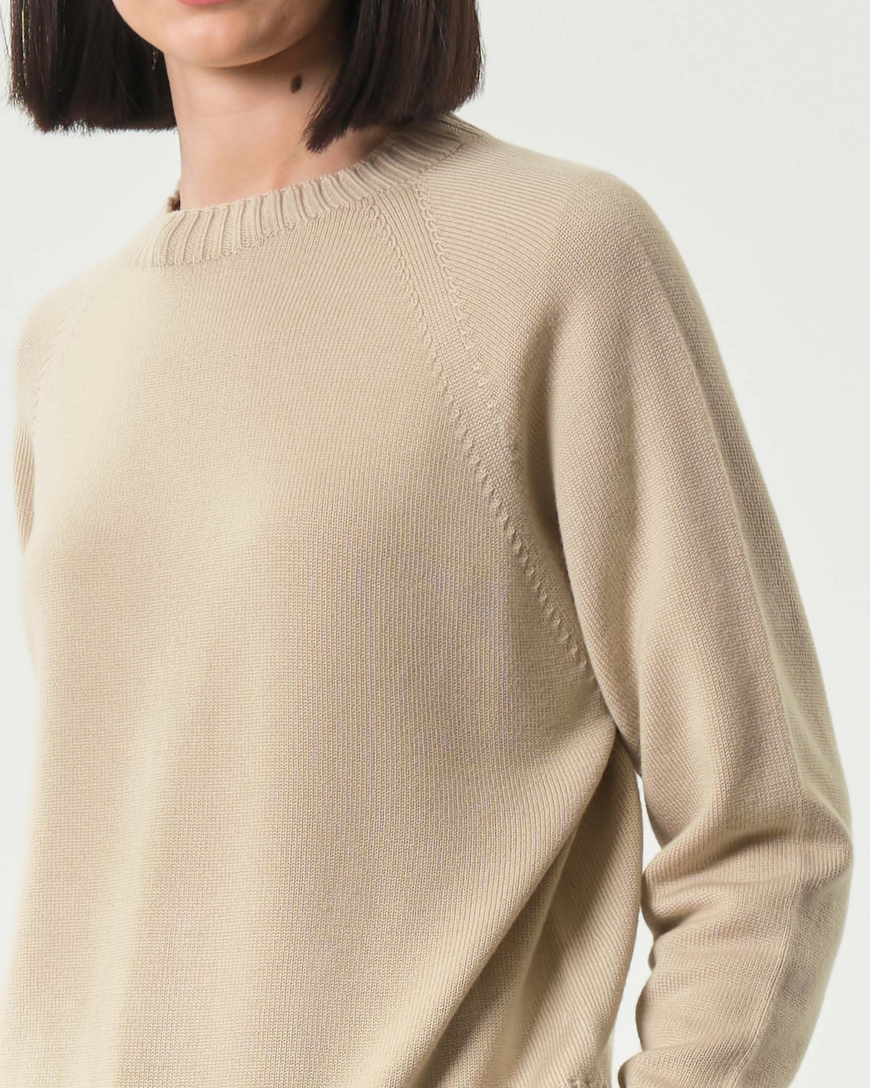 Maglia beige MM Max Mara in pura lana con maniche raglan e profili a coste image