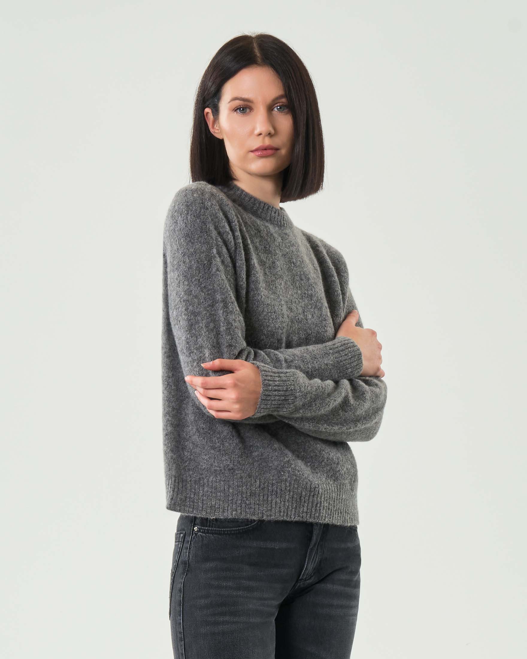 Maglia grigia Weekend Max Mara in alpaca con scollo tondo