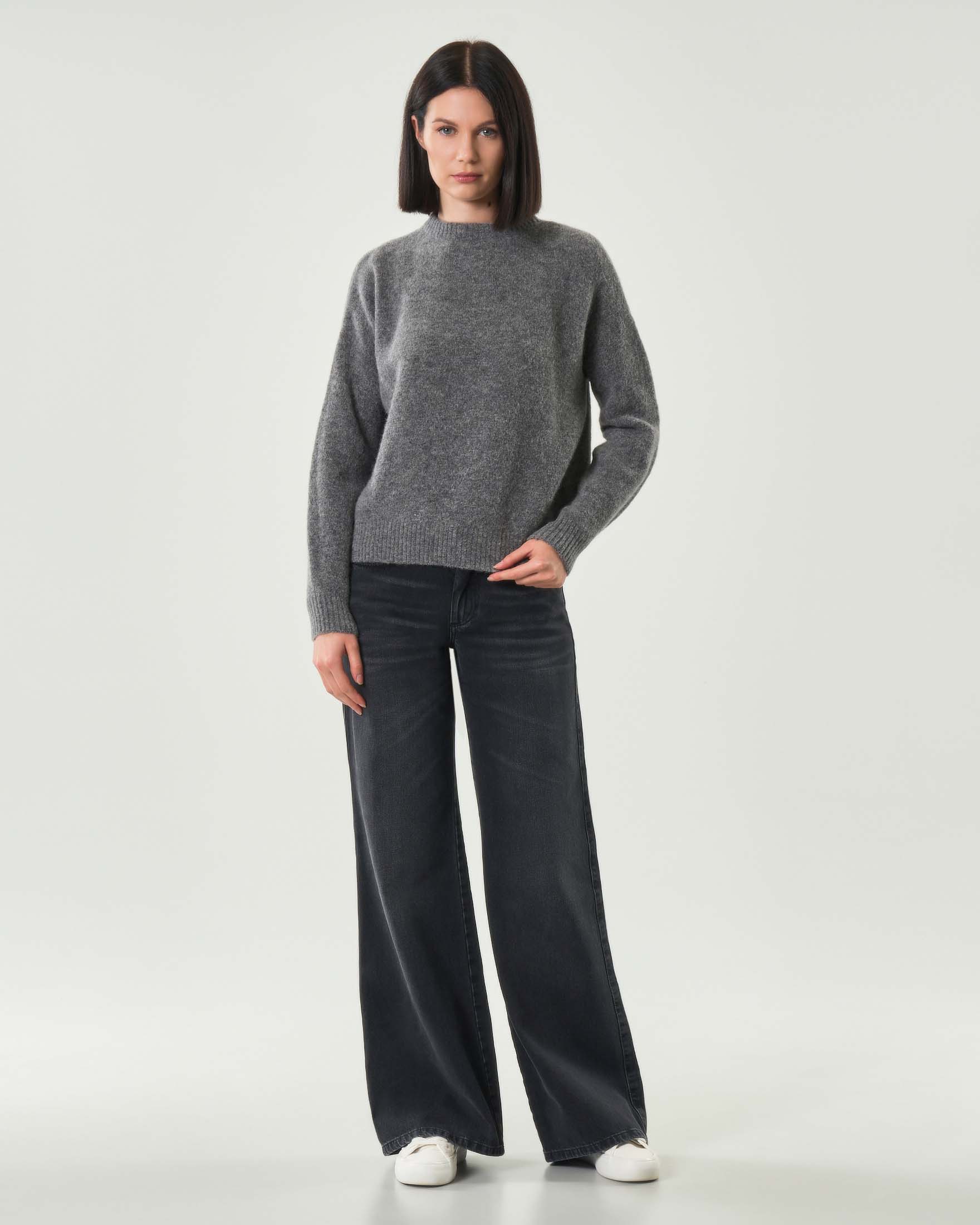 Maglia grigia Weekend Max Mara in alpaca con scollo tondo image