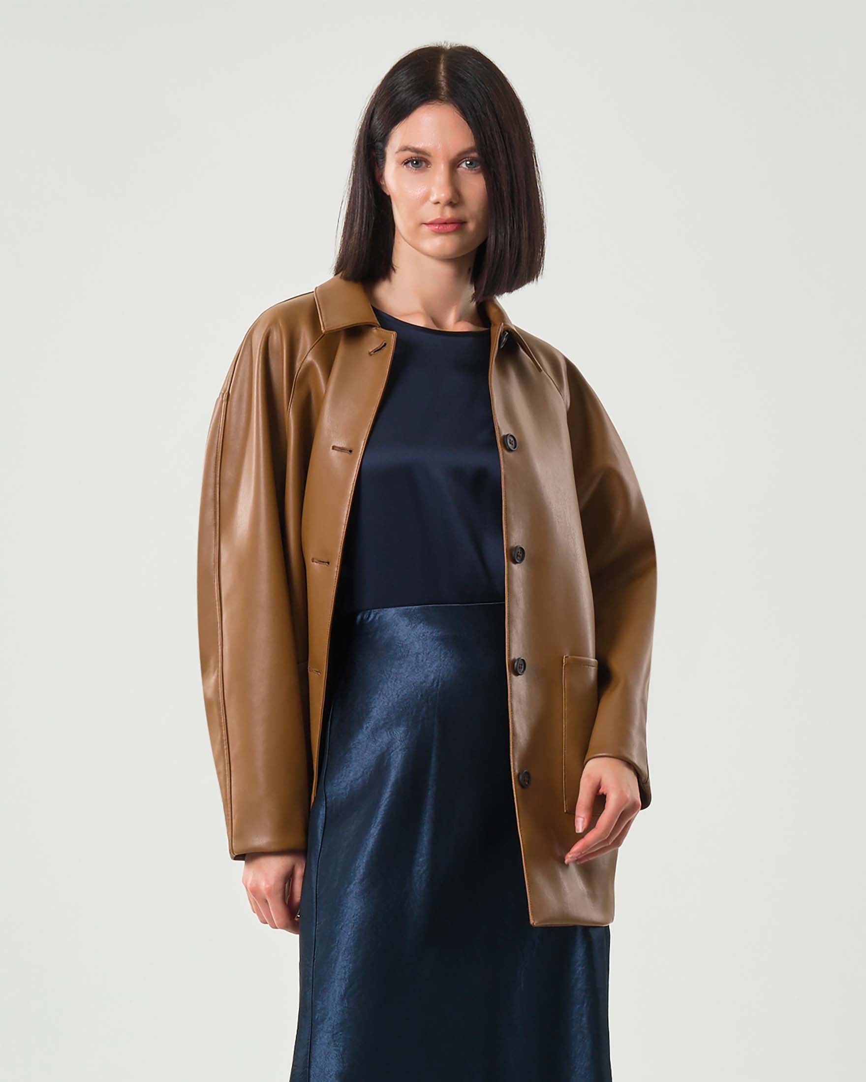 Giacca over color cuoio MM Max Mara in similpelle con colletto a camicia