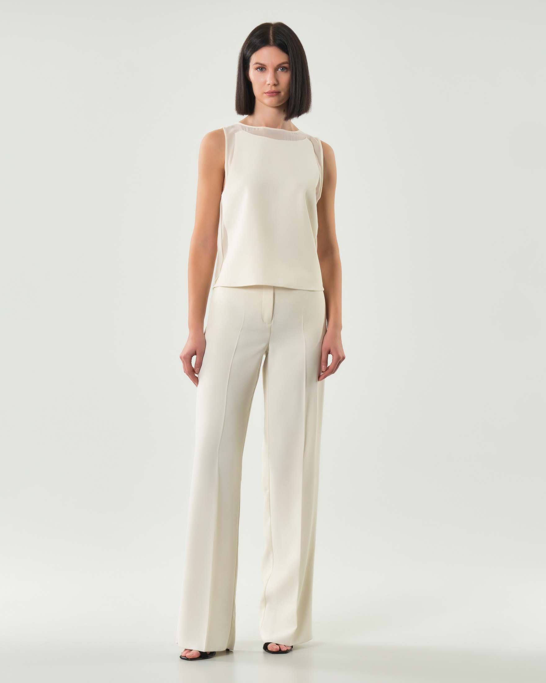 Top bianco in crêpe envers satin Marella 365 senza maniche con inserti in georgette image