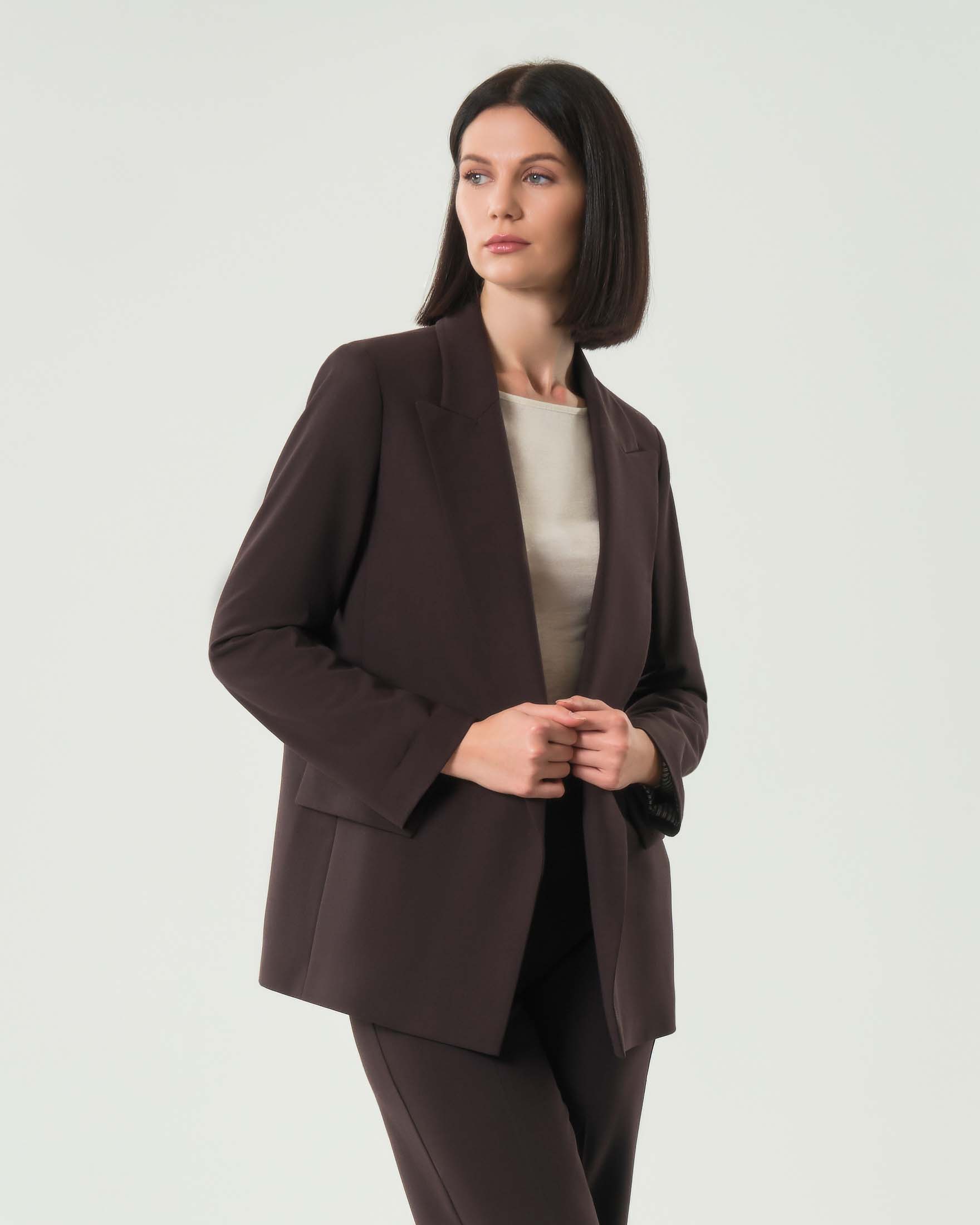Blazer marrone in tela di misto lana stretch dalla linea over