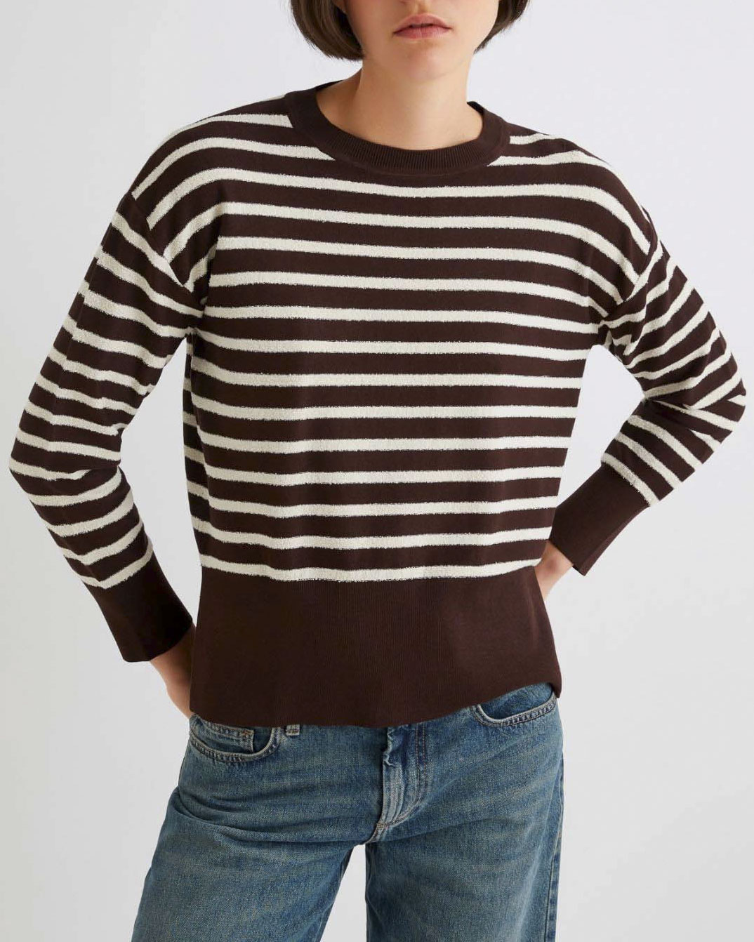 Maglia girocollo marrone a righe bianche Marella in misto viscosa con spacchi laterali al fondo