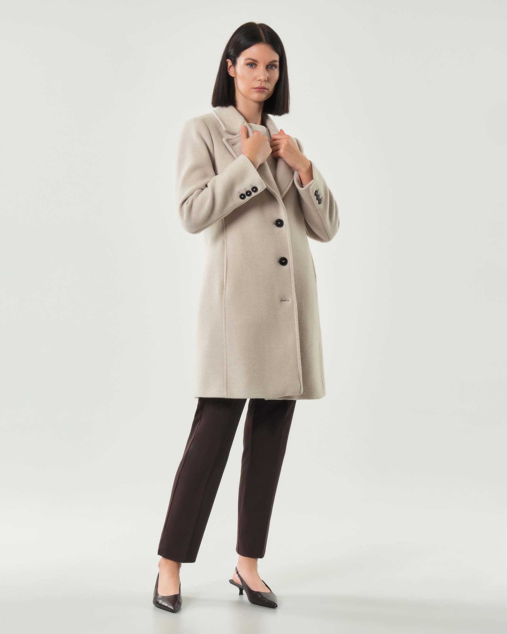 Cappotto color gesso Marella in panno di lana dal taglio maschile