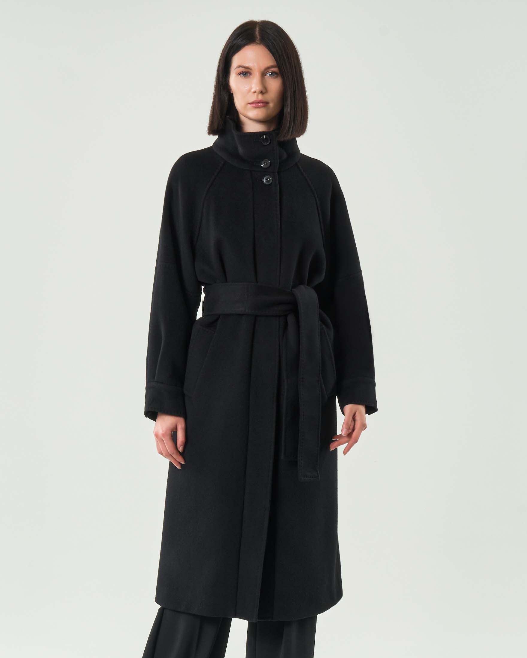 Cappotto nero Emme Marella in drap di lana vergine con cintura in vita e collo alto con bottoni image