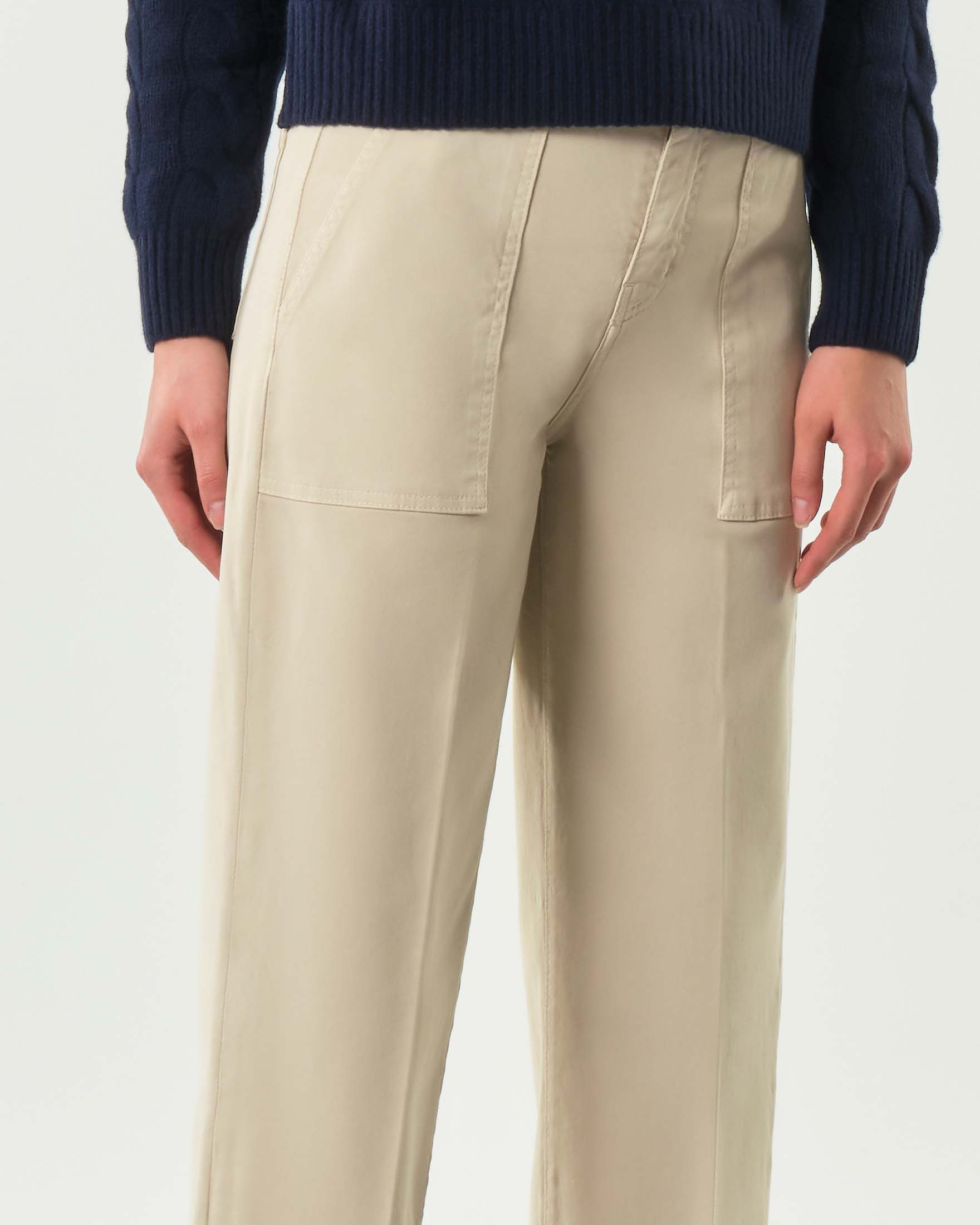 Pantaloni color corda Bonheur in cotone stretch dalla linea straight con ampie tasche frontali image