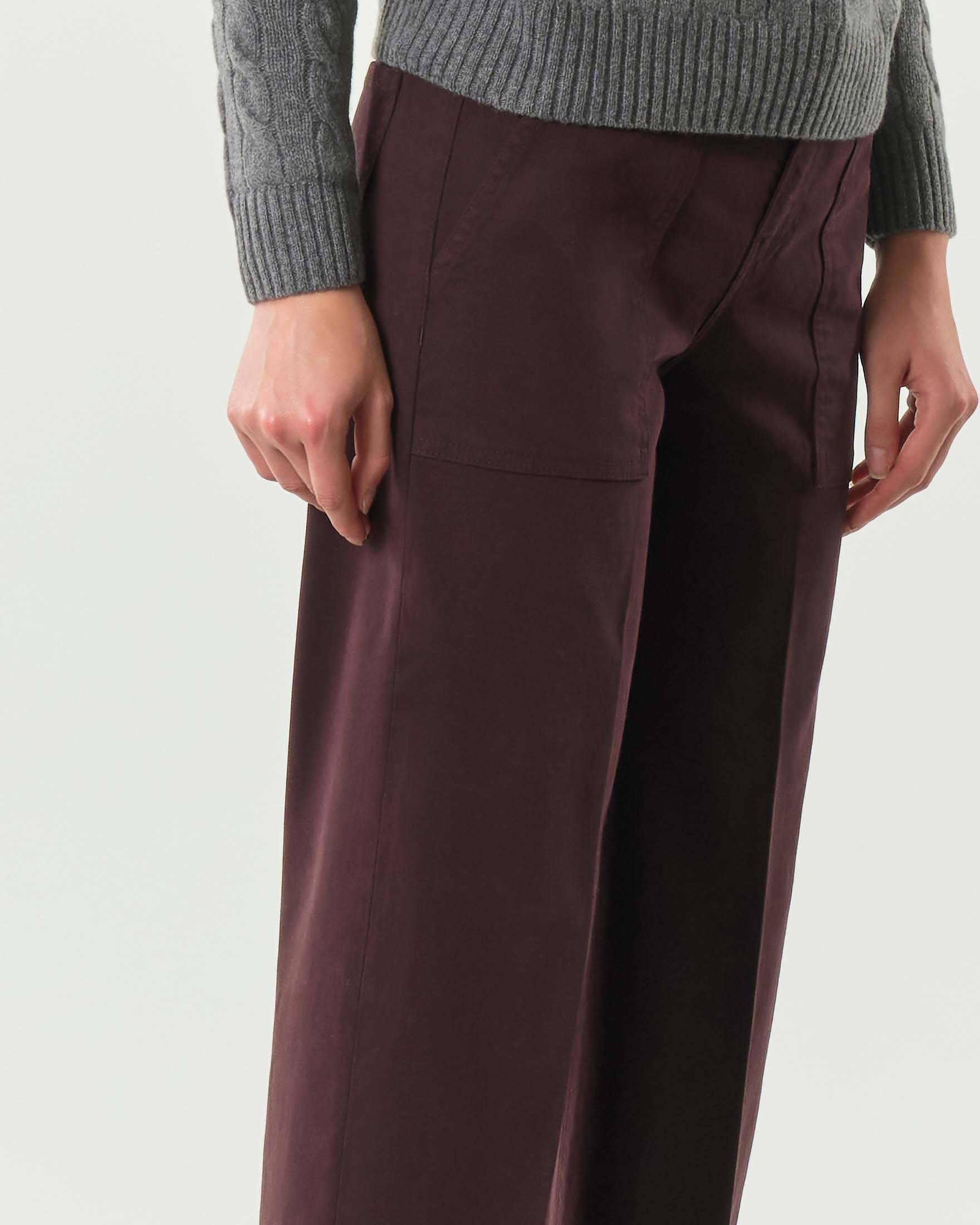 Pantaloni color mosto Bonheur in cotone stretch dalla linea straight con ampie tasche frontali image