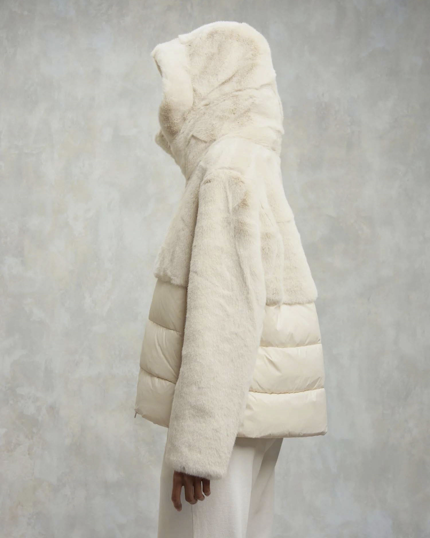 Ecopelliccia color sabbia Blauer con cappuccio e inserti trapuntati in nylon