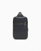 Borsa a tracolla Exchange nera in similpelle con logo applicato frontalmente
