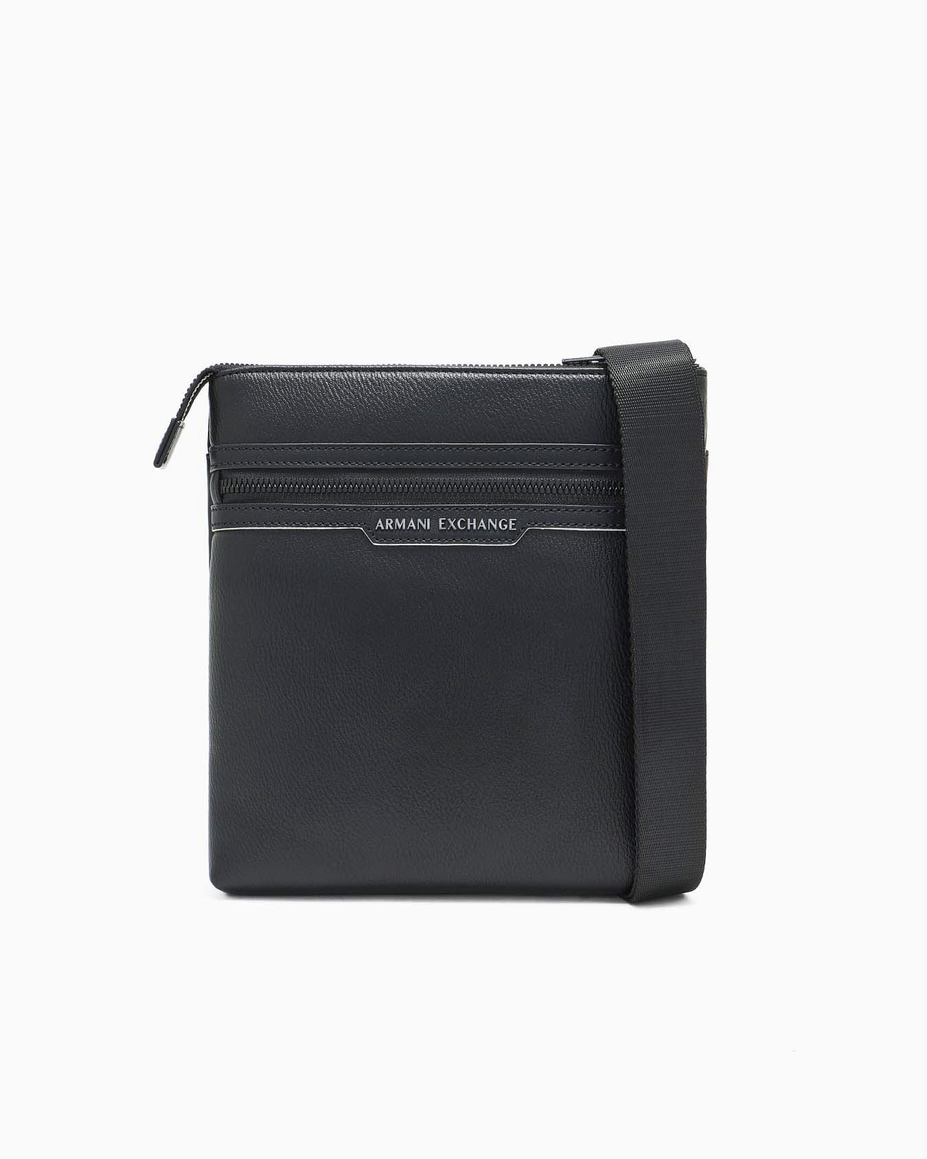 Borsa a tracolla Armani Exchange nera in similpelle con logo stampato frontalmente