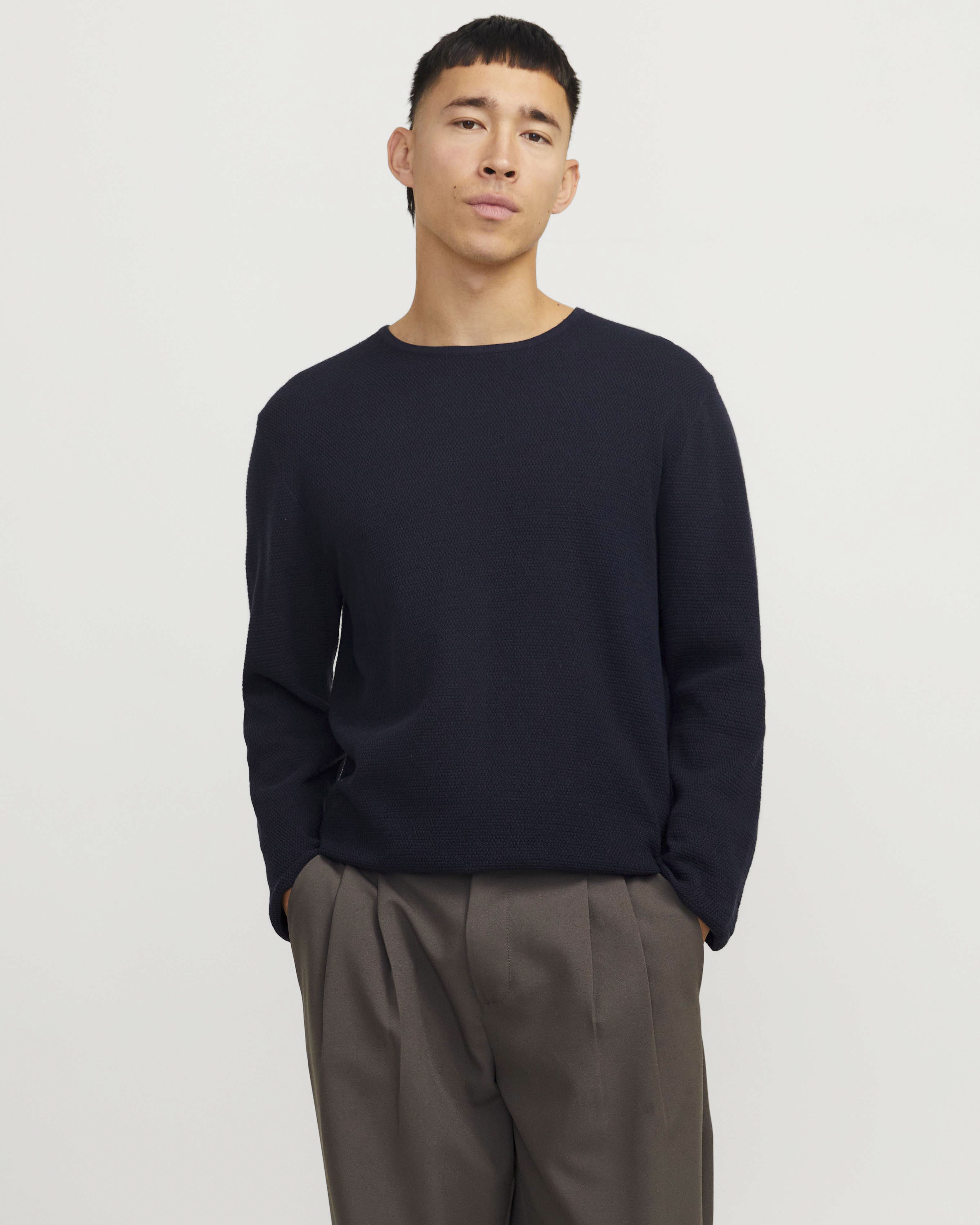 Maglia girocollo Jack & Jones blu in misto cotone biologico micro armatura