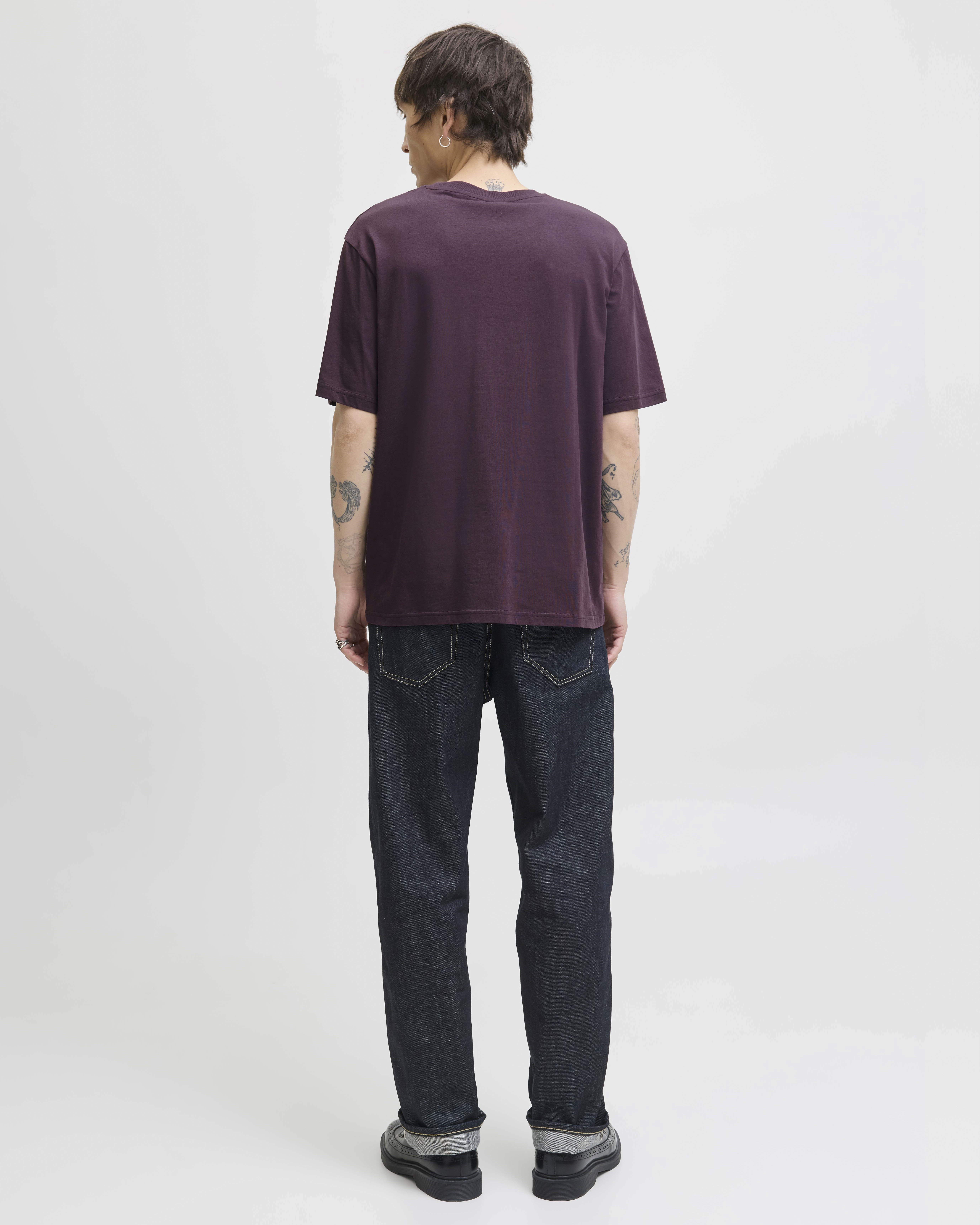 T-shirt Jack & Jones prugna in cotone con logo ricamato sul davanti
