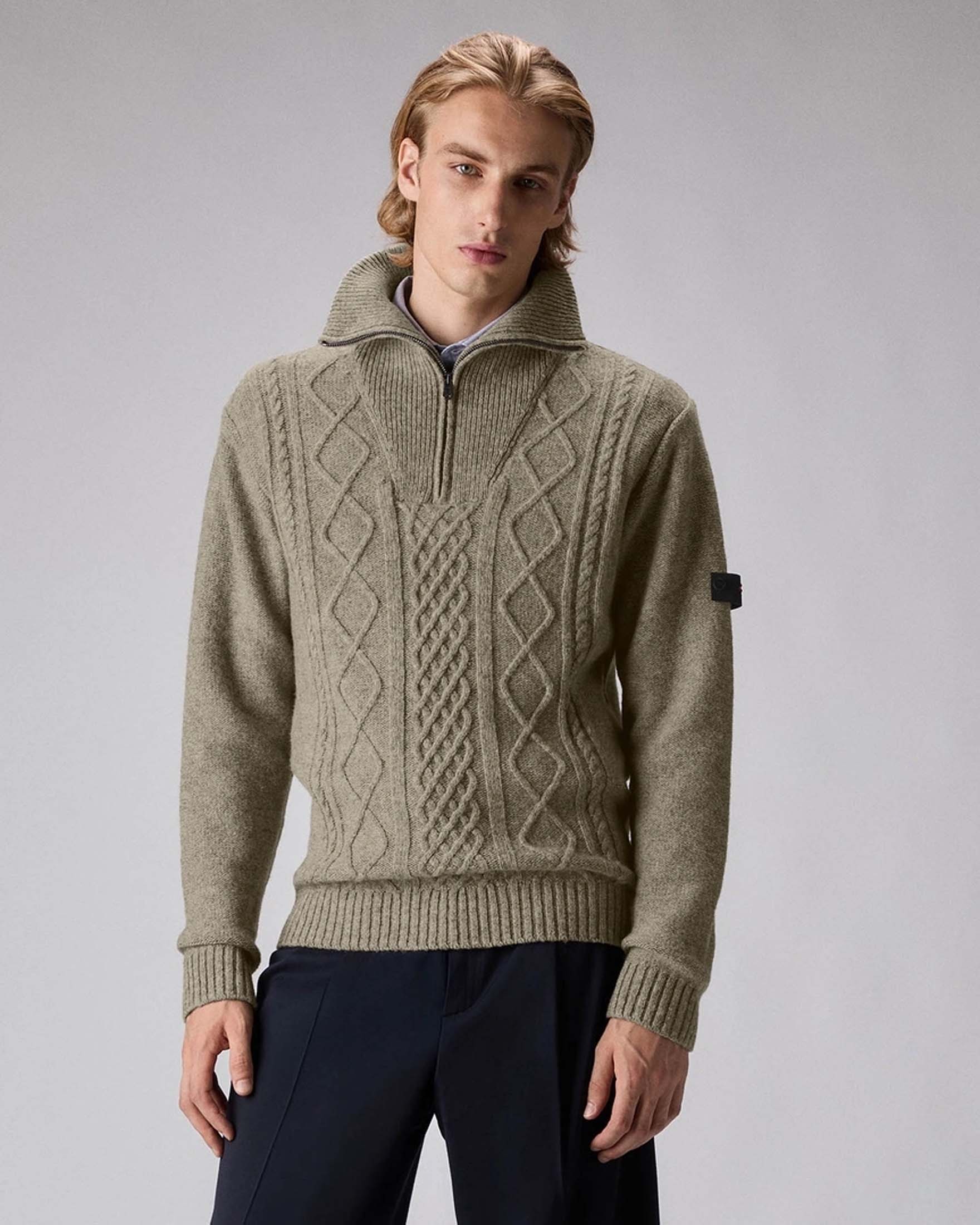Maglione Elgin Peuterey noce in pura lana Shetland lavorato a trecce con apertura a mezza zip