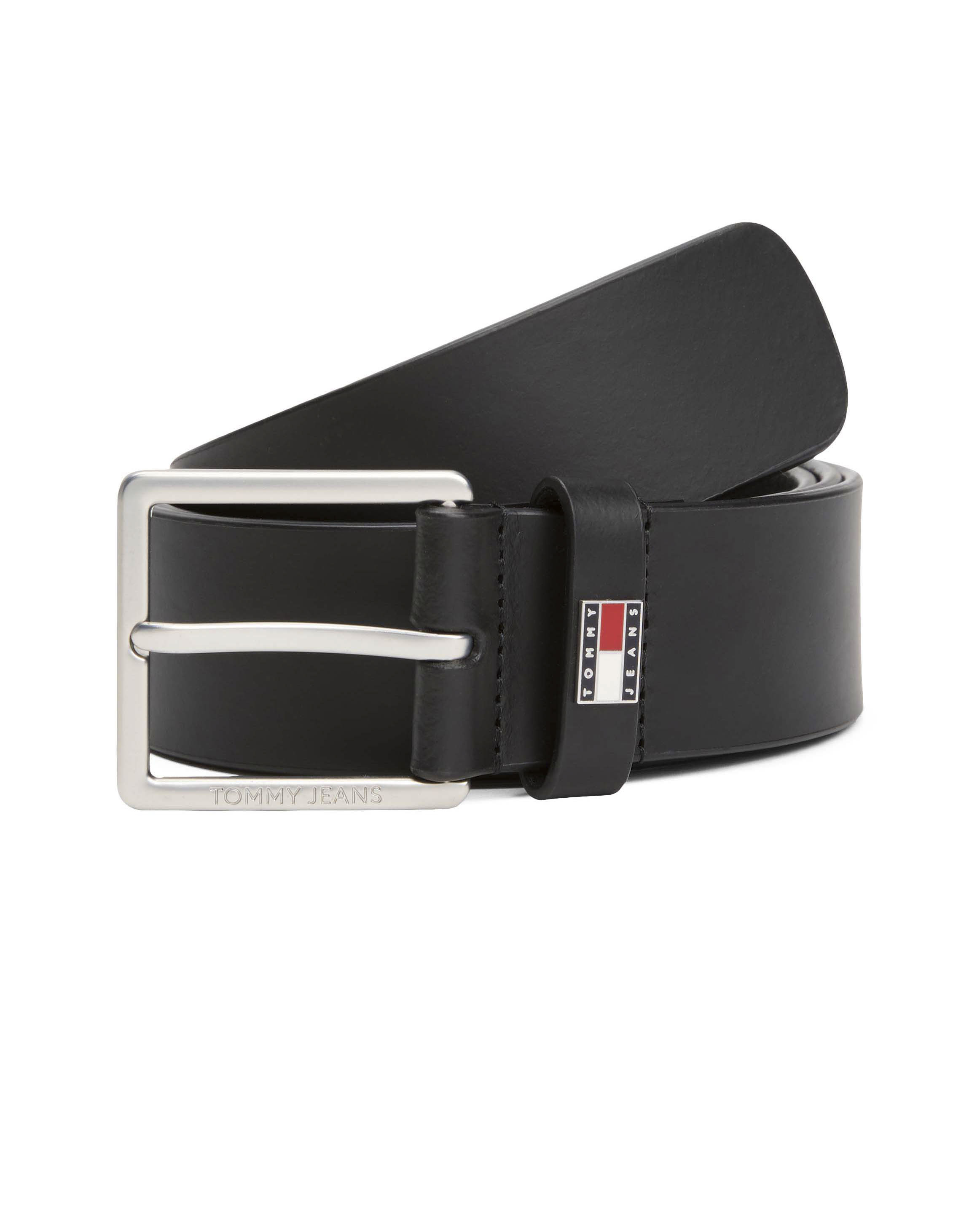 Cintura Tommy Jeans nera in pelle con piccolo flag in metallo sul passante